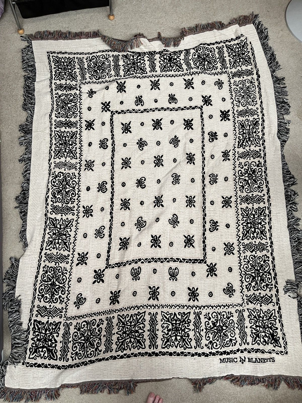 Handmade Giant Bandana Blanket (Black & Cream) Size ONE SIZE - 3 Thumbnail