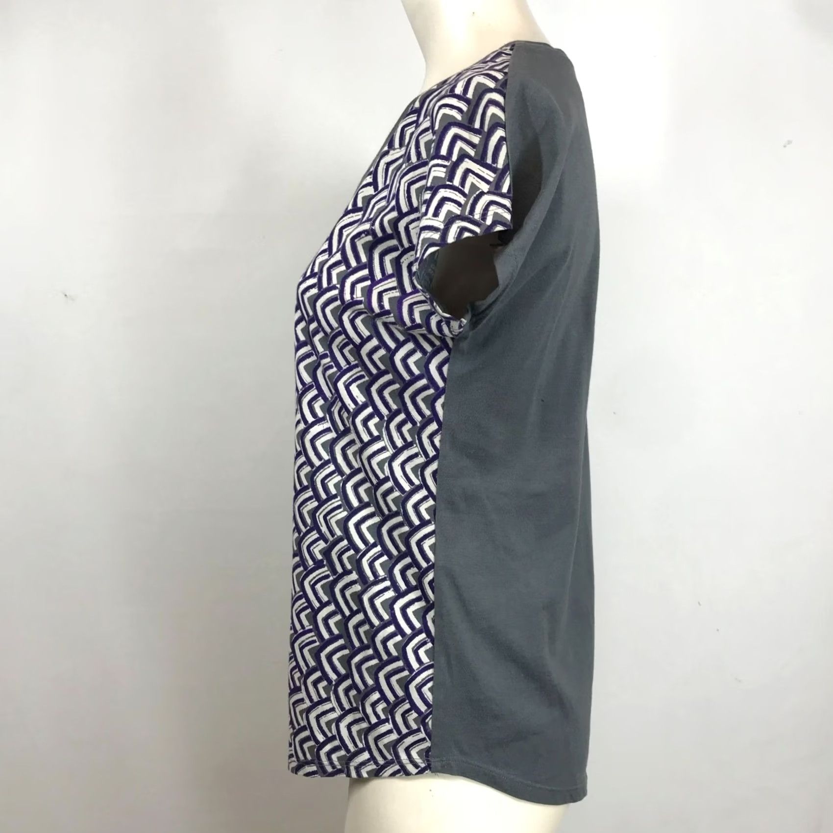 Vintage CHICO'S WOMEN'S 0 Gray Short Sleeve Round Neck Cotton Blend Sequin Top Blouse Size XS / US 0-2 / IT 36-38 - 6 Thumbnail