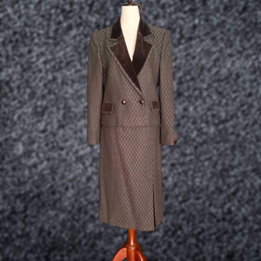 Louis Feraud VINTAGE Louis Feraud Wool Herringbone Tweed Jacket Skirt Suit Velvet Trim Sz 40 Brown/Gray 1980s Tailored Men/Women? Size 32" / US 10 / IT 46 - 1 Thumbnail