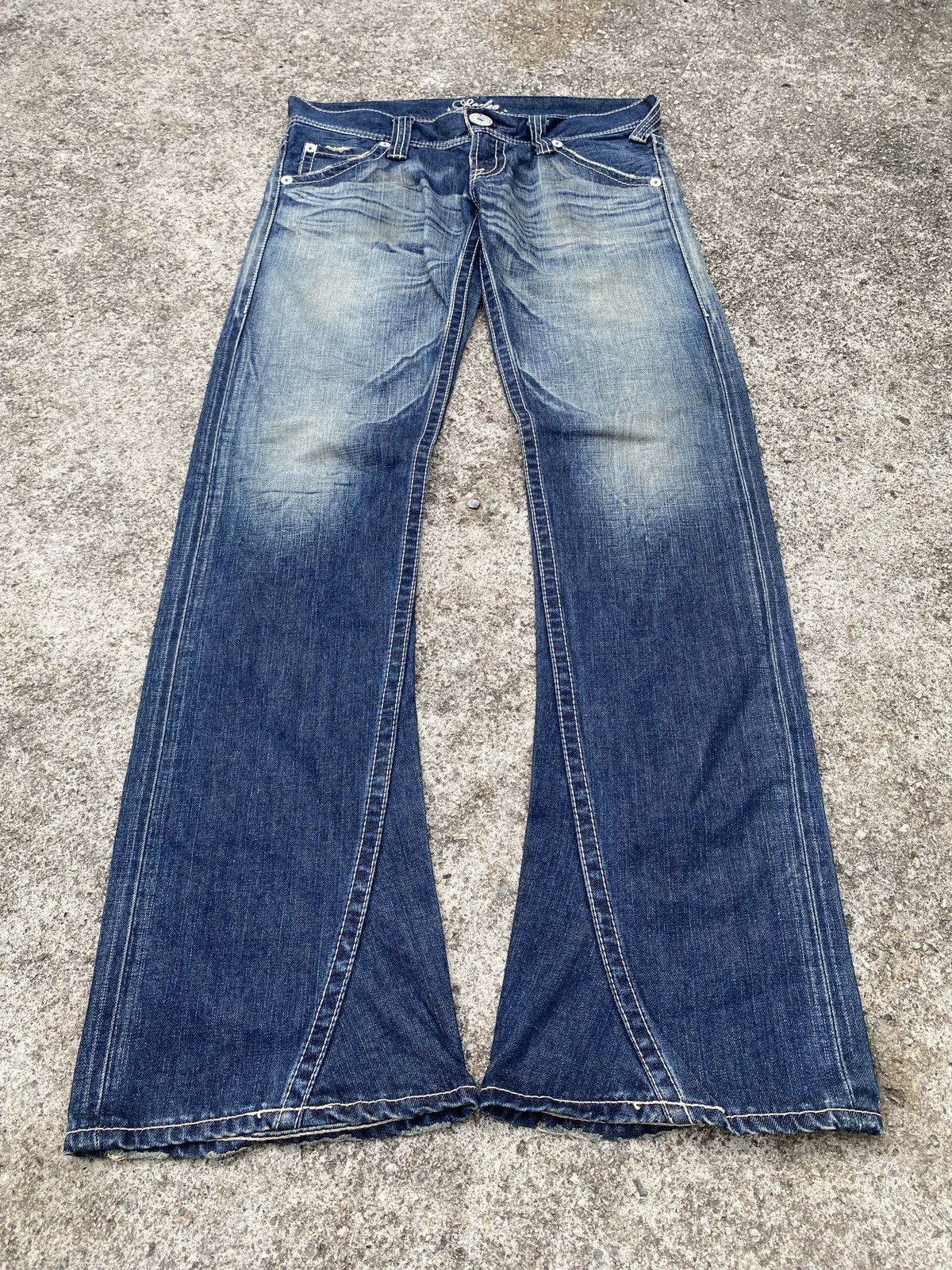 Japanese Brand Flare Rodeo Crown Japan Claw Marks Design Low Rise Denim Size US 30 / EU 46 - 3 Thumbnail