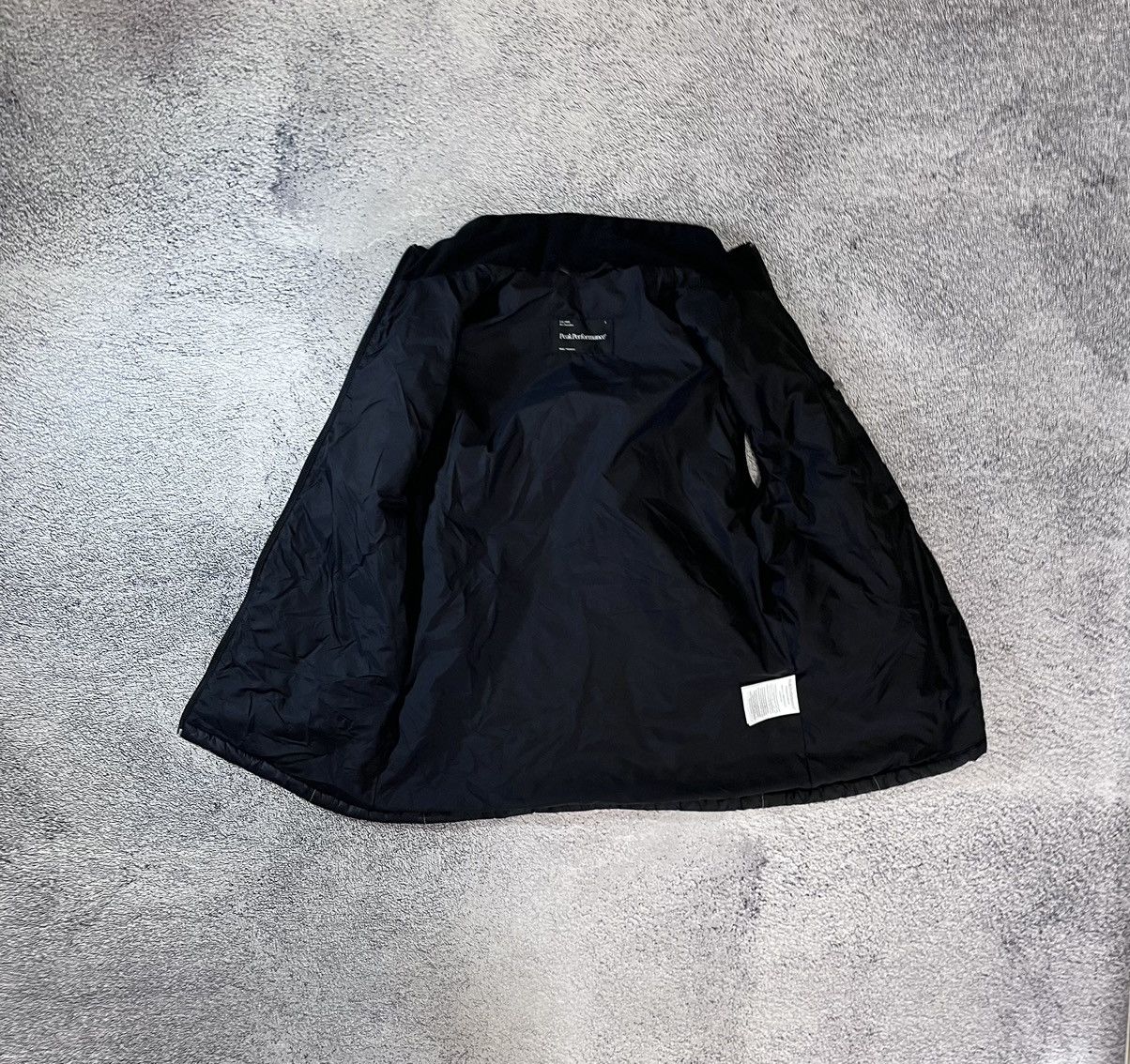 Peak Performance Peak Performance Men’s Vest GJ Inner Black Polyamide Filling Size US S / EU 44-46 / 1 - 8 Thumbnail