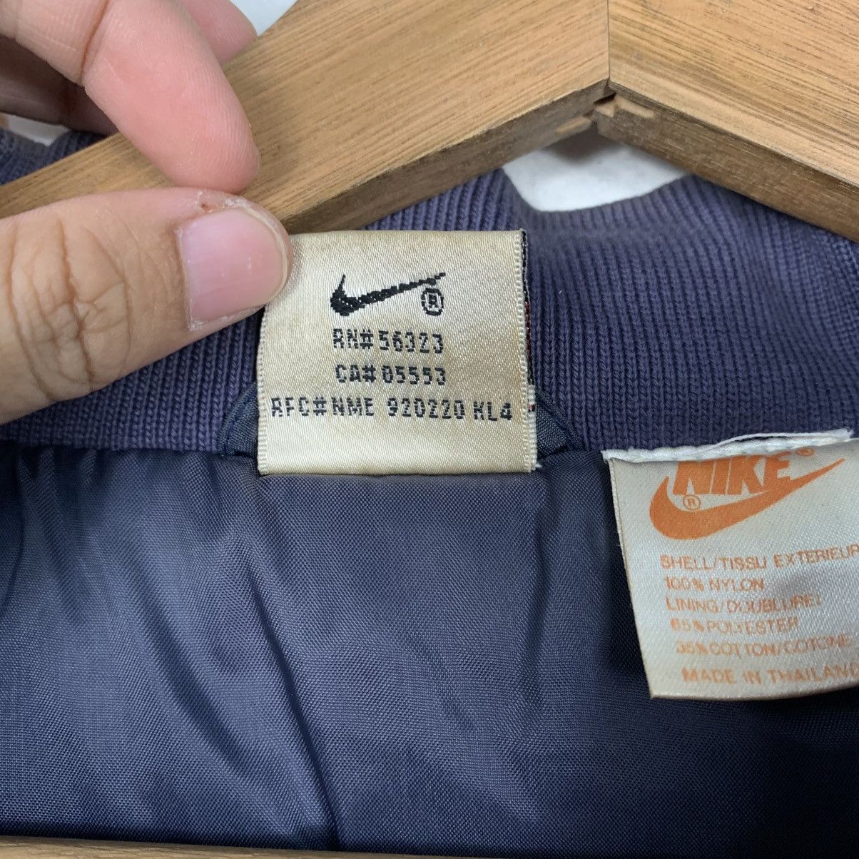 Nike Vintage Nike Basketball Swoosh Hooded Windbreaker Jacket Size US M / EU 48-50 / 2 - 18 Thumbnail