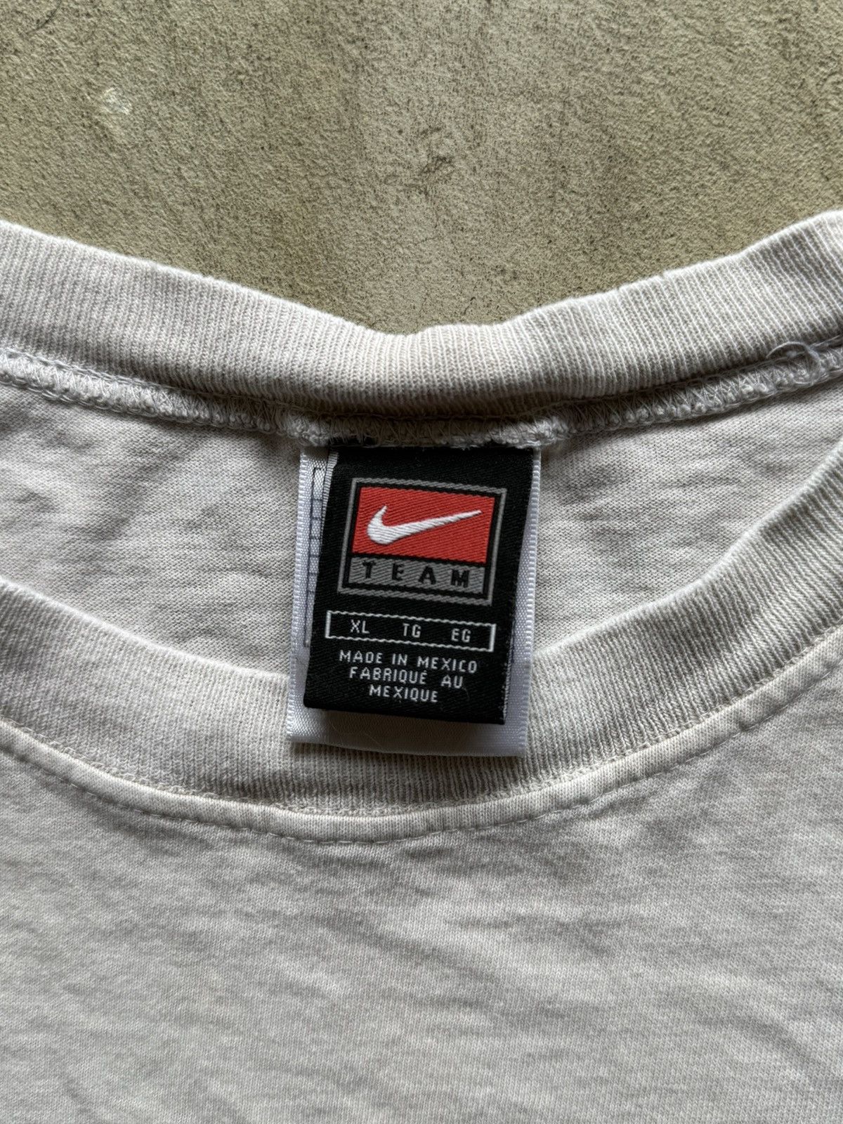 Nike Y2K Vintage New York Yankees Nike Center Swoosh Shirt Size US XL / EU 56 / 4 - 6 Thumbnail