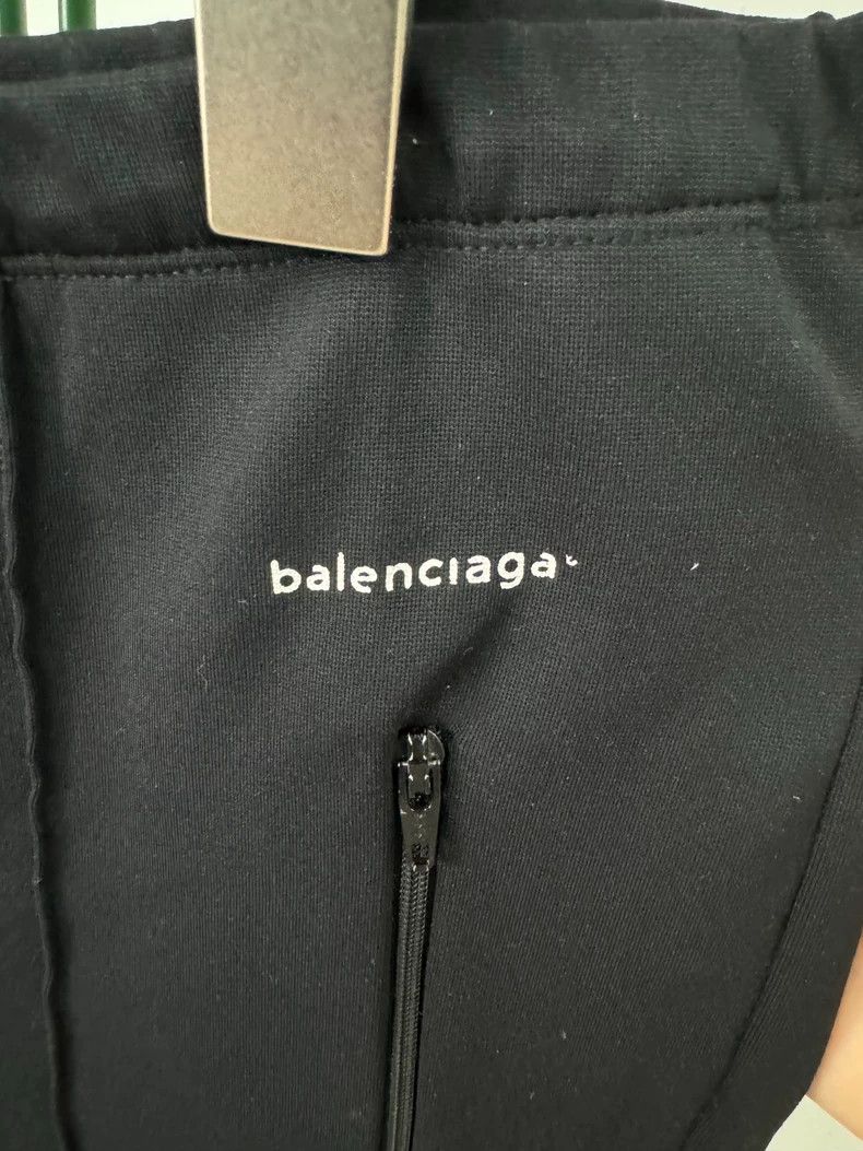 Balenciaga Balenciaga size L Small logo sweatpants trousers black Size US 26 / EU 42 - 3 Thumbnail