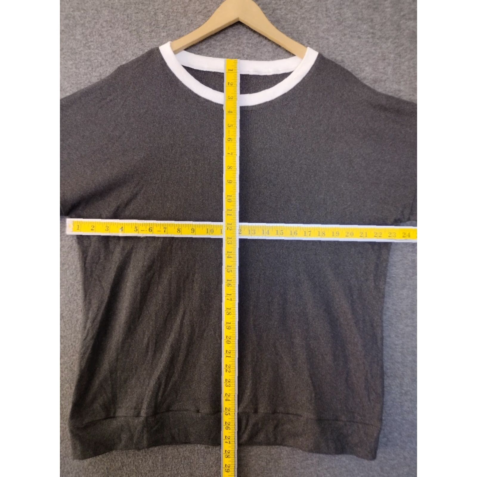 Vintage Sweatshirt Women’s L Loose Gray with White Collar Pullover Activewear Shirt Adult Large Gray Size L / US 10 / IT 46 - 4 Thumbnail