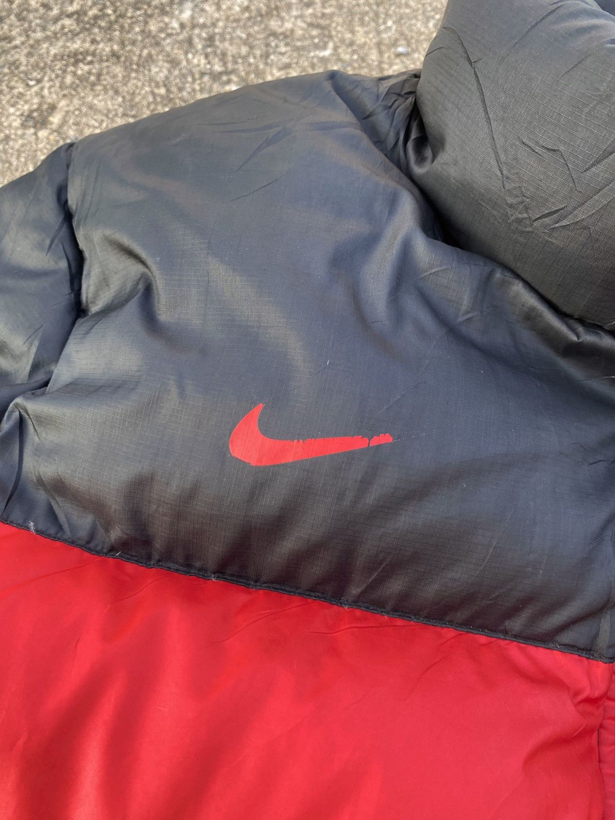 Nike Vintage Nike Puffer Jacket ManU Size US L / EU 52-54 / 3 - 12 Thumbnail