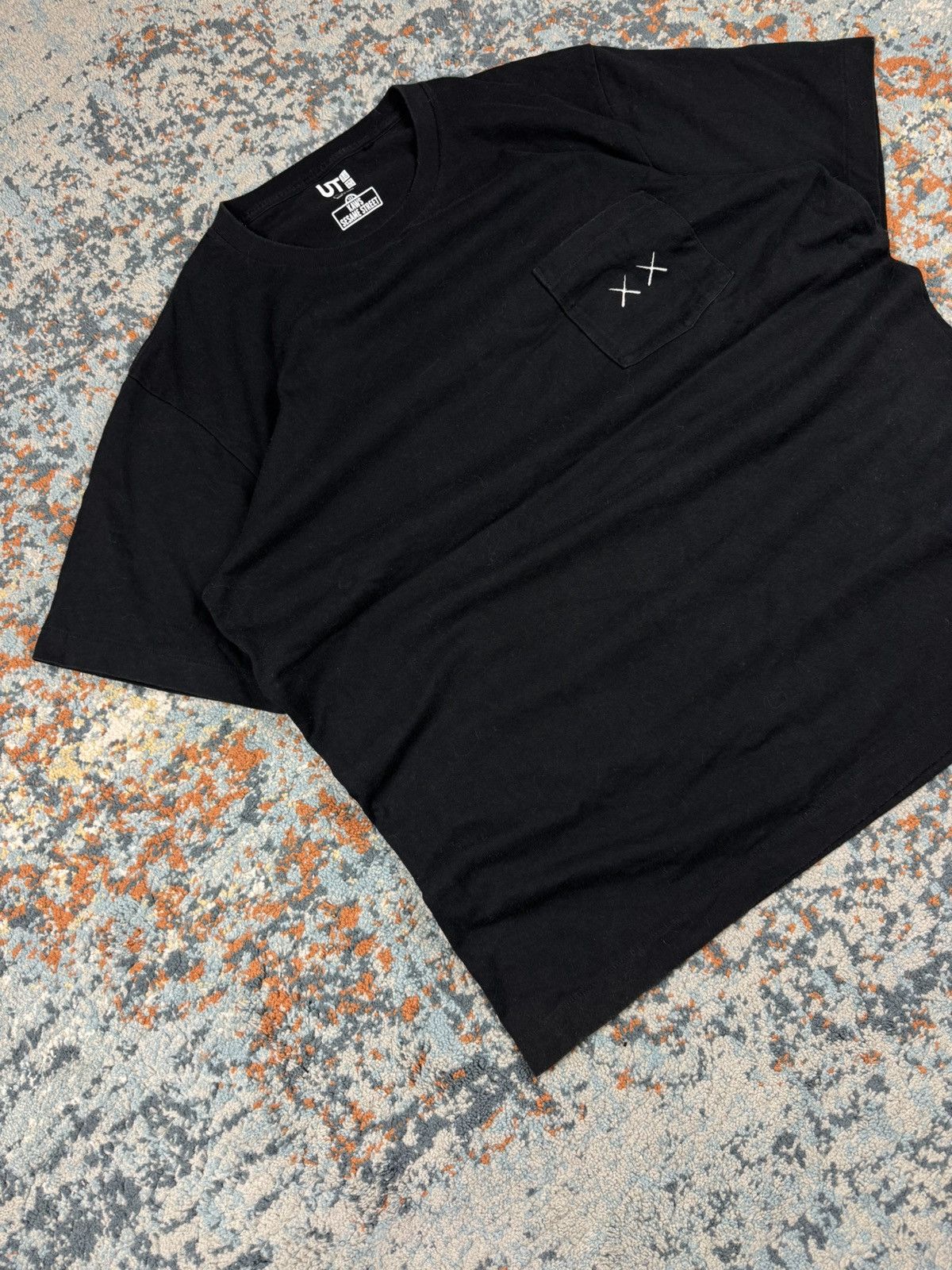 Kaws × Uniqlo Kaws x Uniqlo x Sesame Street graphic pocket tee artwork Size US L / EU 52-54 / 3 - 4 Thumbnail