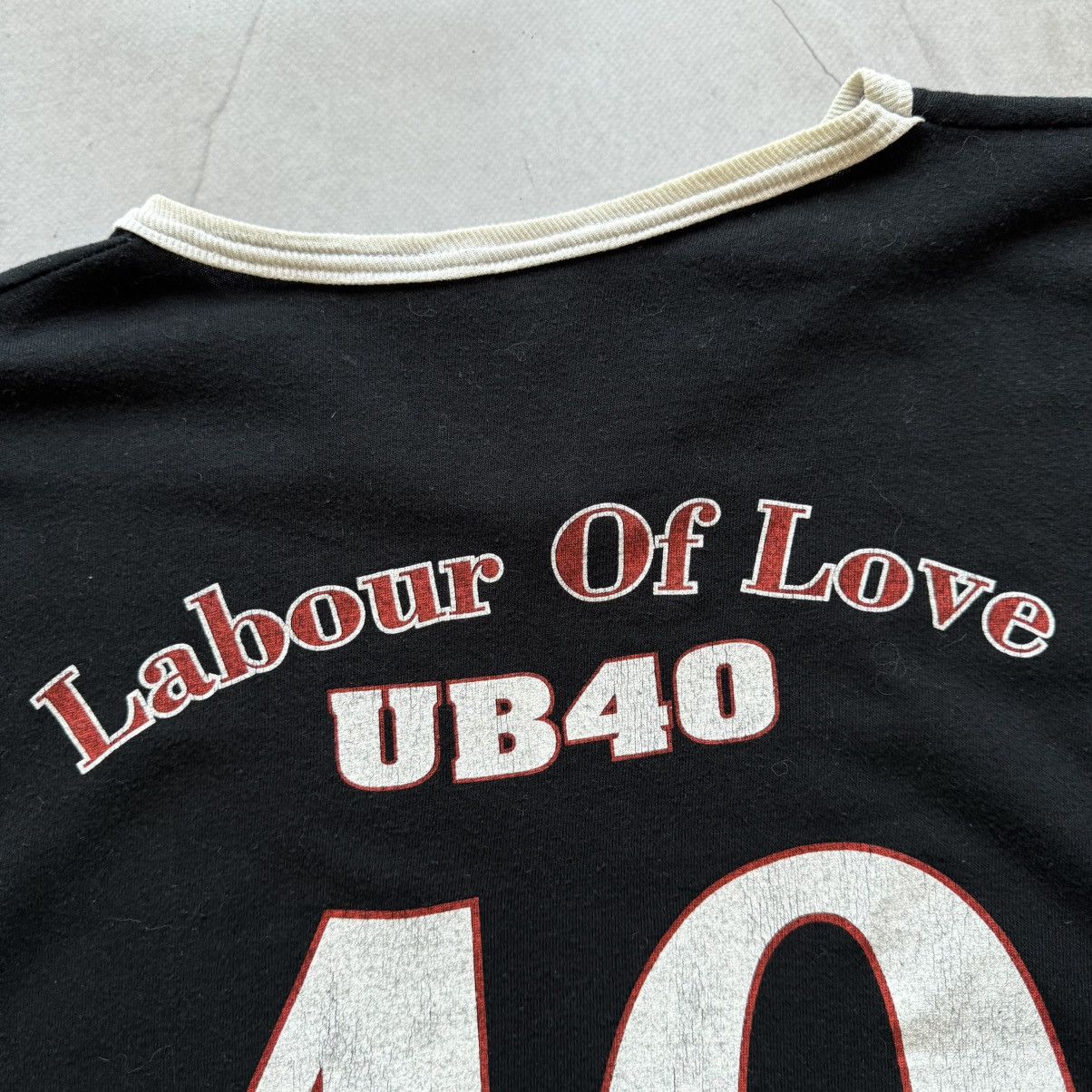 Vintage Vintage UB-40 1998 Labour Of Love III T-Shirt Tee Shirt Size US XL / EU 56 / 4 - 9 Thumbnail