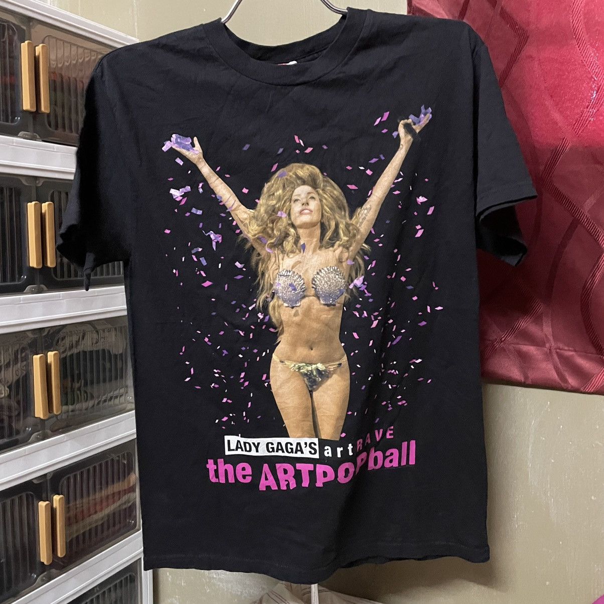 Band Tees Lady Gaga Artrave Tour T shirt Size US M / EU 48-50 / 2 - 1 Thumbnail