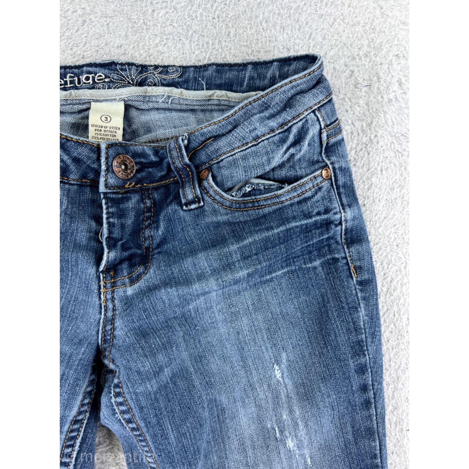 Vintage Refuge Denim Capri Jeans Womens 3 Blue Embroidered Distressed Cotton Blend 5-Pocket Design Low Rise Size 26" / US 2 / IT 38 - 7 Thumbnail