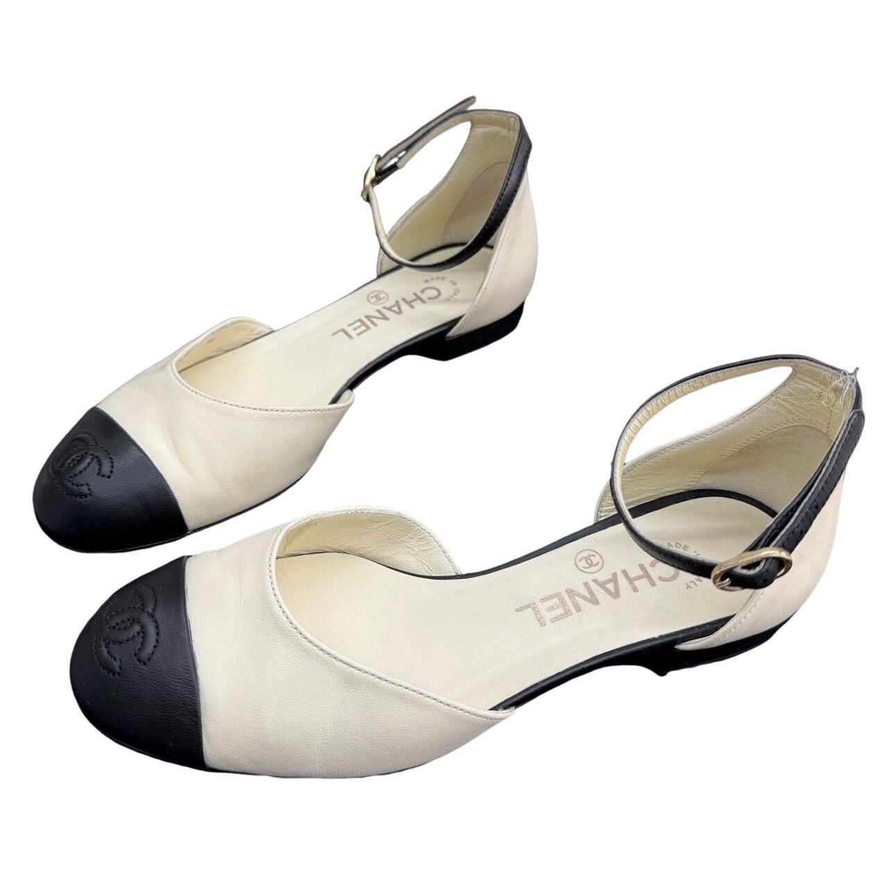 Chanel Chanel Two-Tone Leather Mary Jane Flats Size 36 Size US 6 / IT 36 - 1 Thumbnail