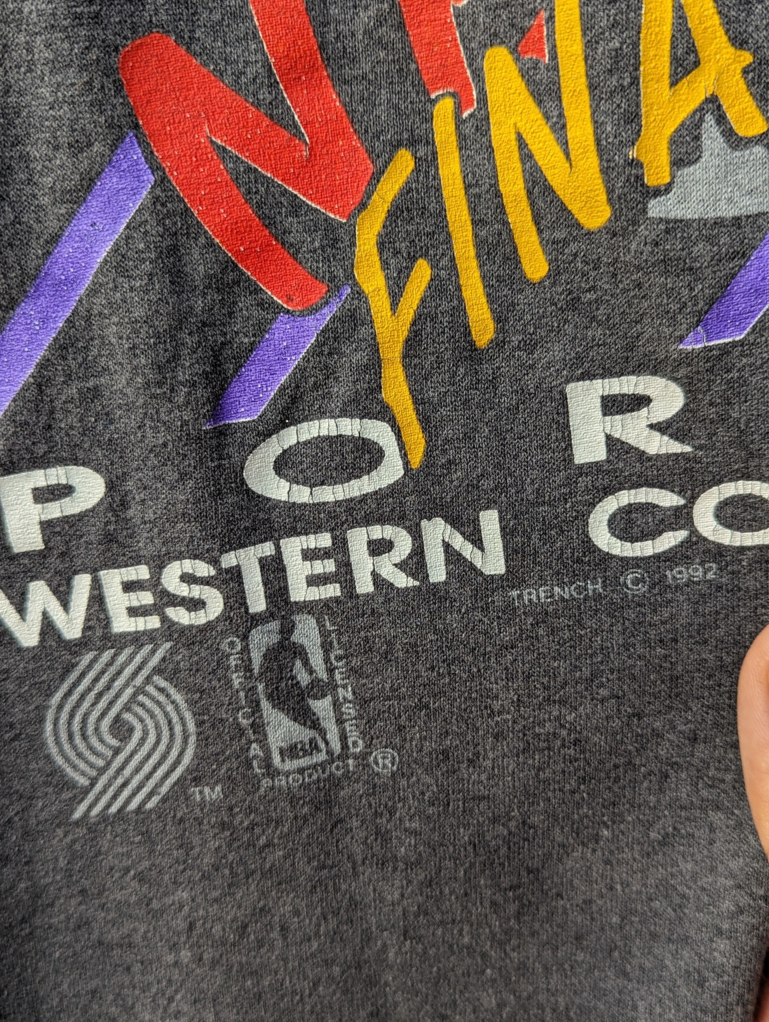 NBA Vintage 1992 Bazer NBA Final Portland Distressed T-shirt Size US XL / EU 56 / 4 - 2 Thumbnail