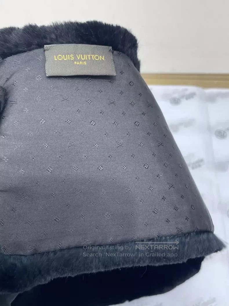 Louis Vuitton Black and pink jacquard logo fur scarf