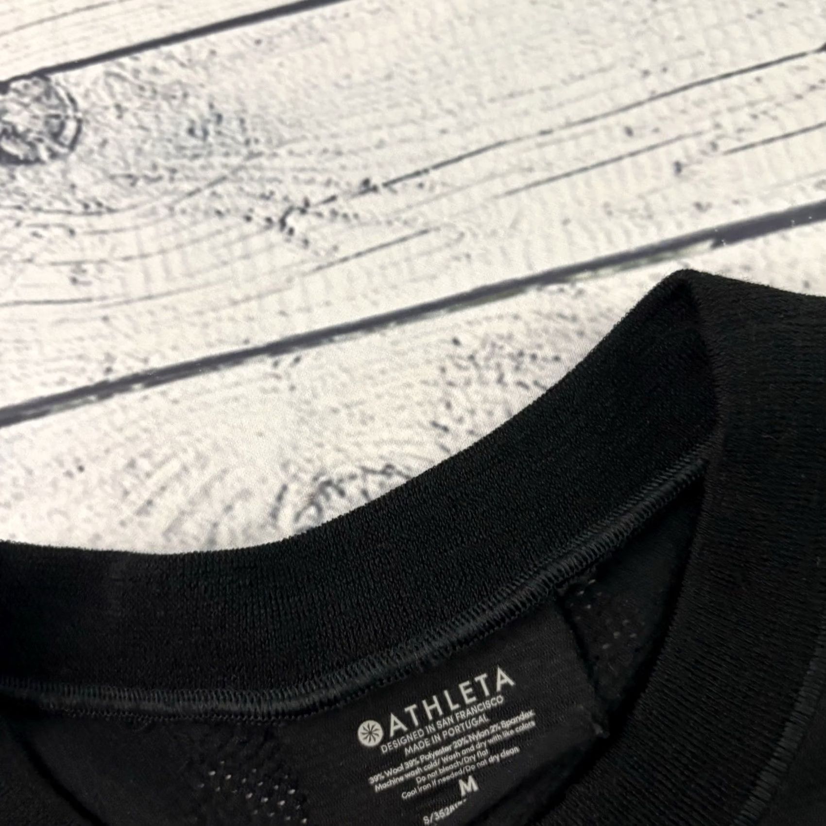 Athleta Athleta Wool Blend Long Sleeve Athletic Top Women M Black Size M / US 6-8 / IT 42-44 - 2 Thumbnail