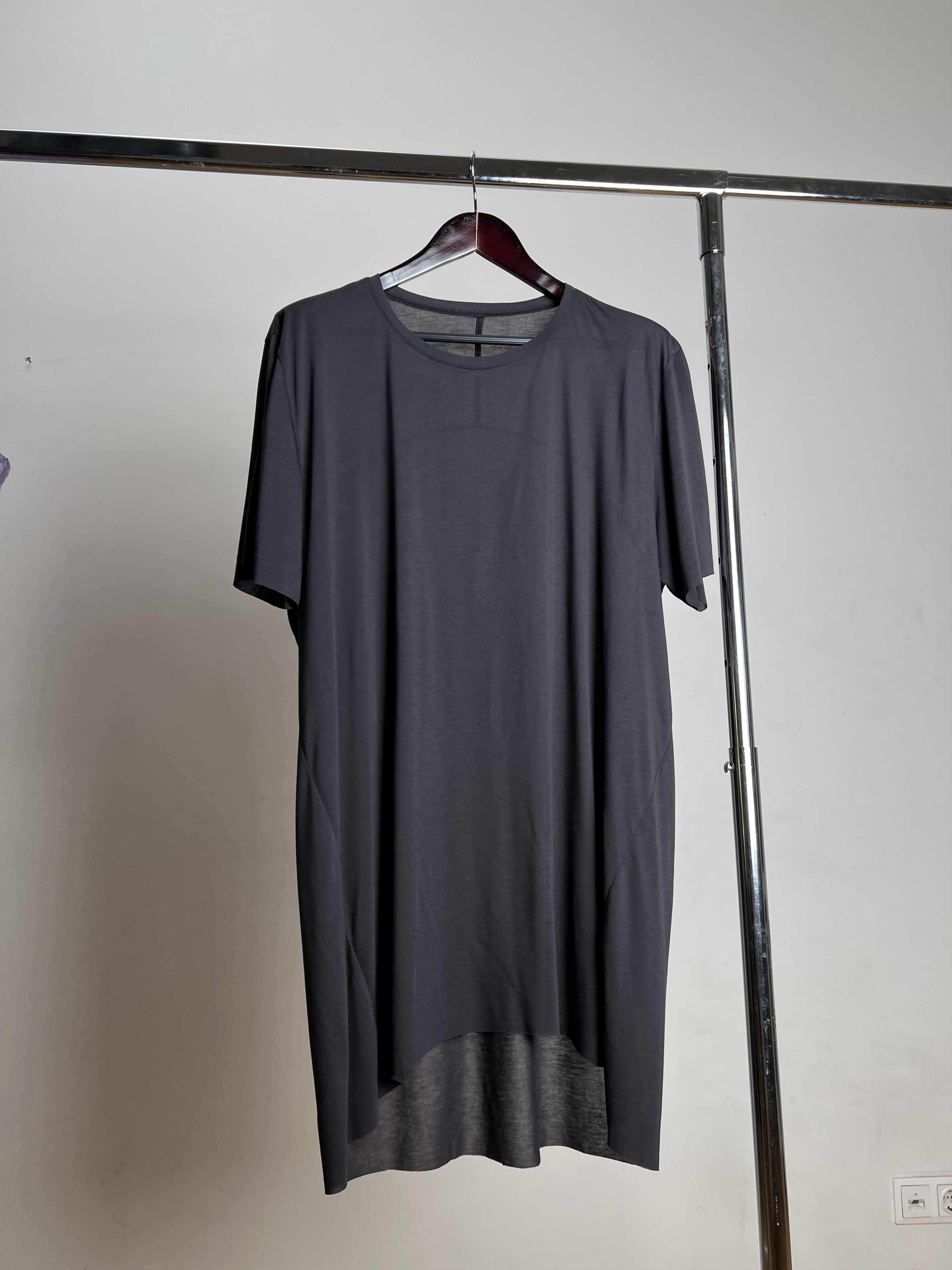 Other LONG BROWN THIN TSHIRT OVERSIZED Size US L / EU 52-54 / 3 - 1 Thumbnail