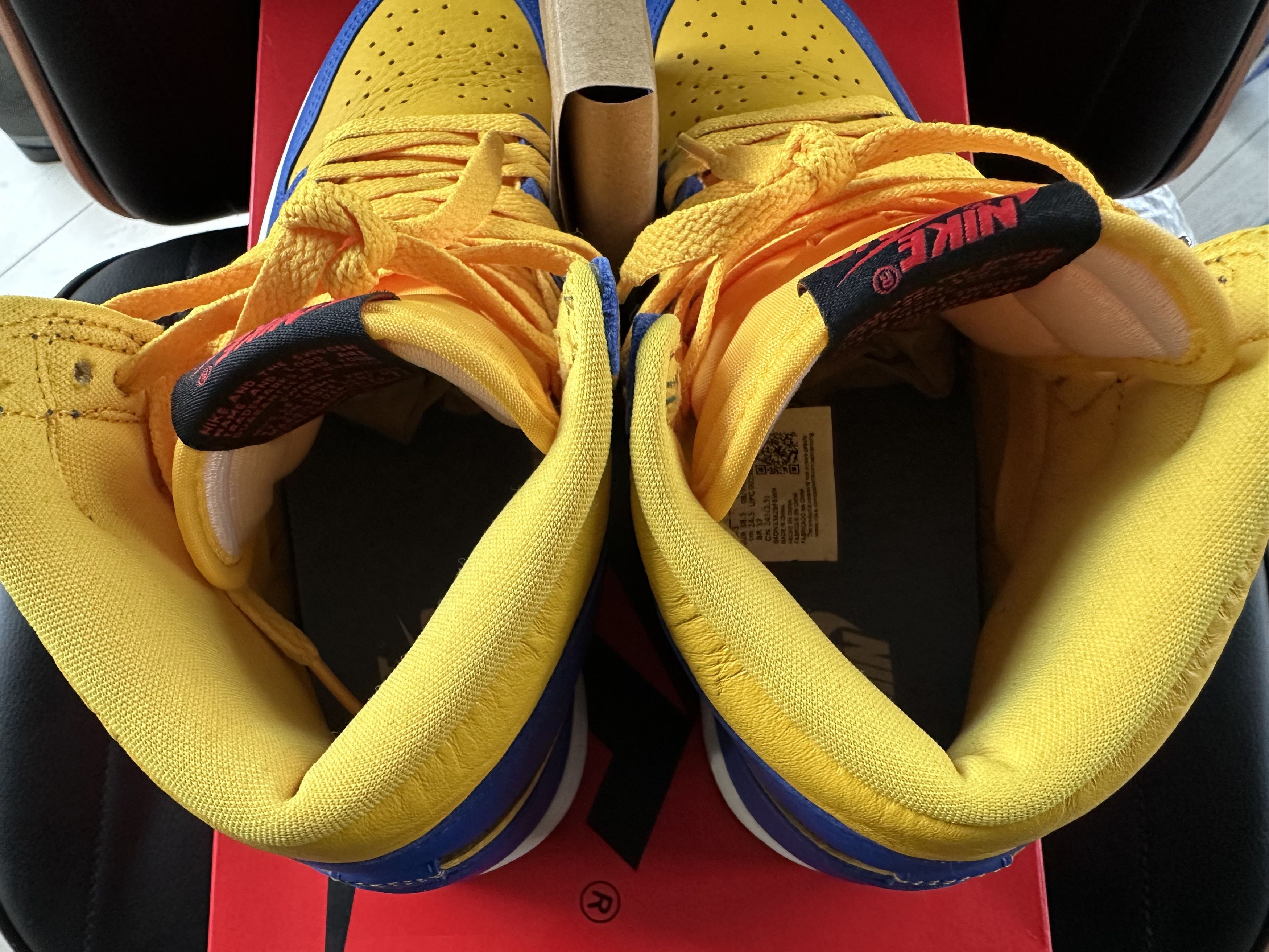 Jordan Brand × Nike PREOWNED WMNS JORDAN 1 RETRO HIGH OG "REVERSE LANEY" Size US 7.5 / IT 37.5 - 14 Thumbnail