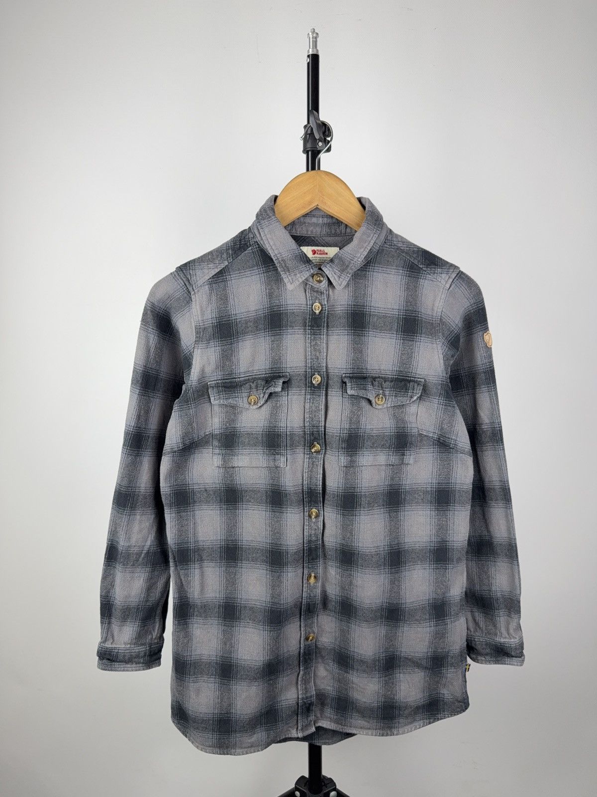 Fjallraven Fjallraven Women’s Flannel Shirt XS Relaxed Fit Plaid Size XS / US 0-2 / IT 36-38 - 1 Thumbnail