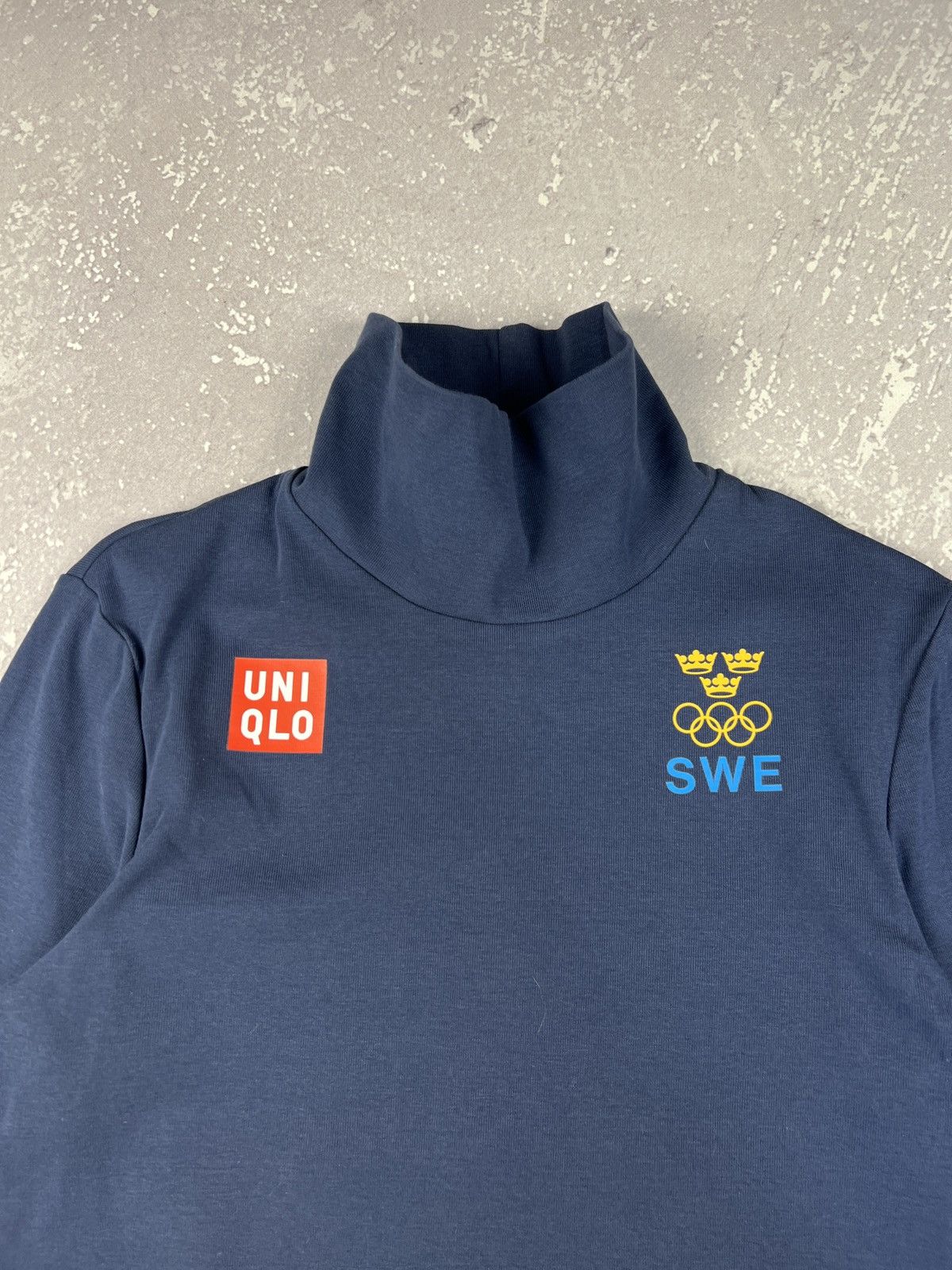 Uniqlo UNIQLO Sweden Athlete Olympic Turtle Mock Neck L/S Mens S Size US S / EU 44-46 / 1 - 3 Thumbnail