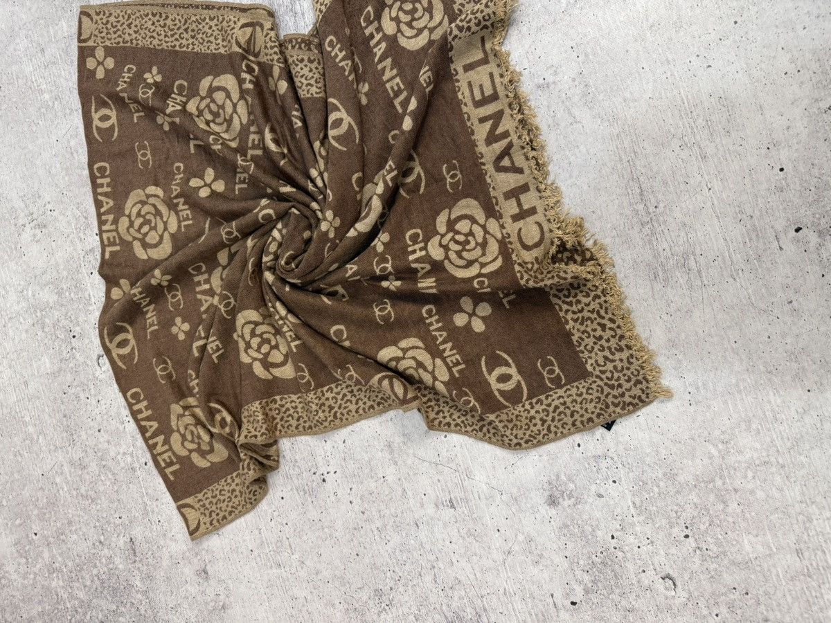 Chanel Chanel Camellia CC Logo Cashmere Silk Scarf Size ONE SIZE - 7 Thumbnail