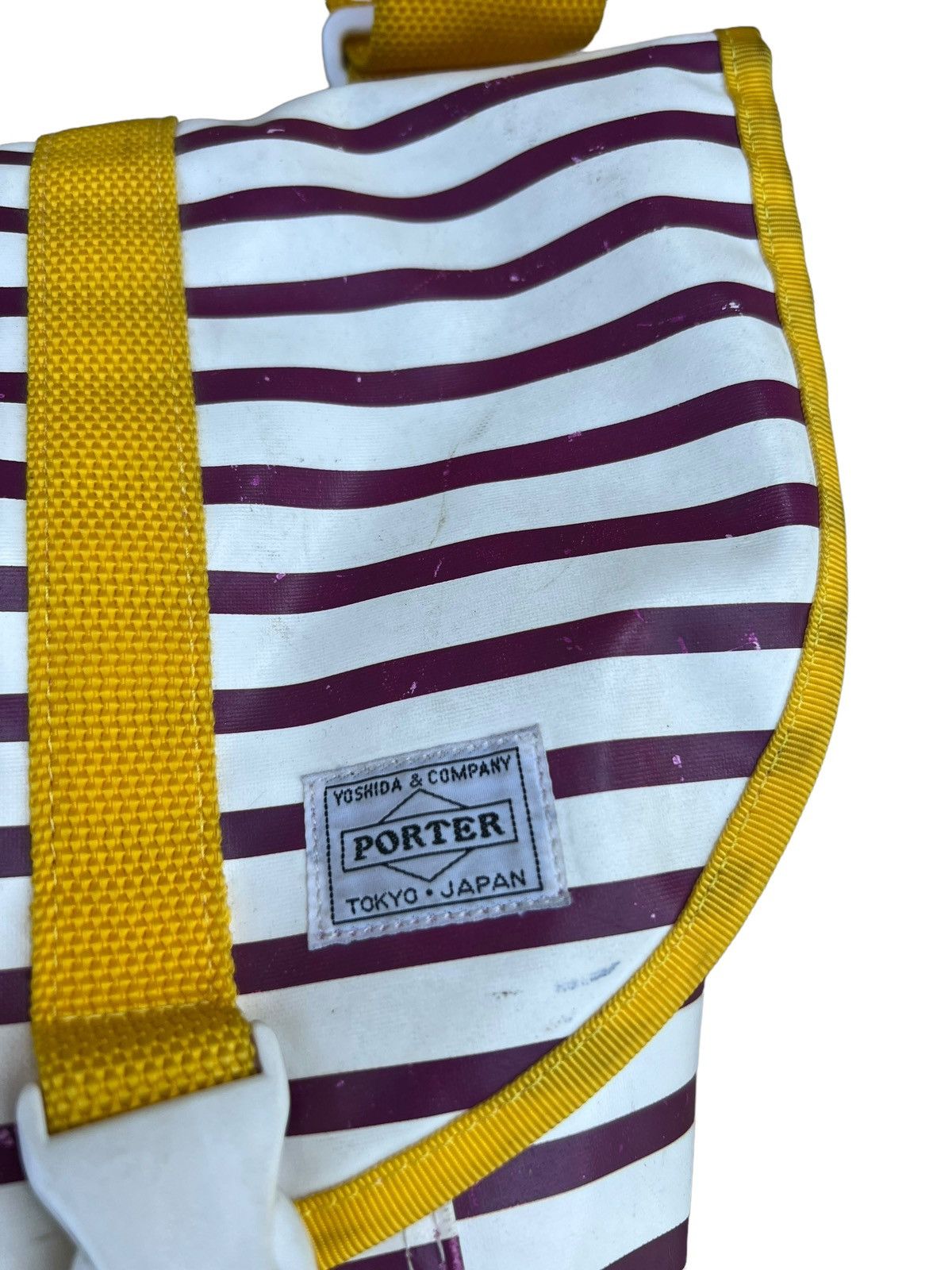 Porter VTG Porter by Yoshida X Headporter Distress Messenger Bag Size ONE SIZE - 2 Thumbnail