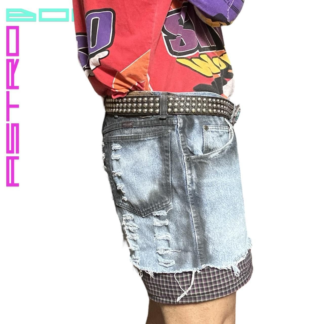 Wrangler ASTROBOI* WRANGLER RIPPED CUT OFF BLUE DENIM SHORTS _ 36" Size US 36 / EU 52 - 3 Thumbnail