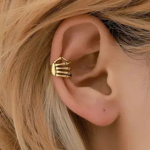 Jewelry Skull Hand Clip Earring in Gold, Men's