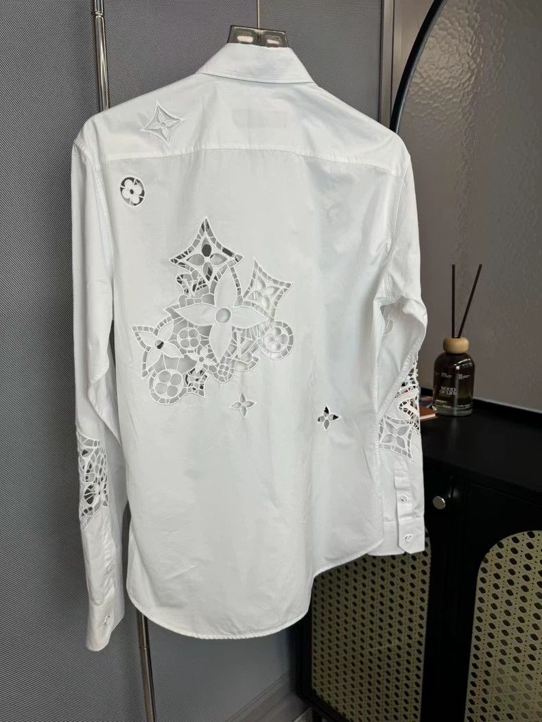 Louis Vuitton Louis Vuitton Show style white hollowed-out three-flower w Size US M / EU 48-50 / 2 - 2 Thumbnail