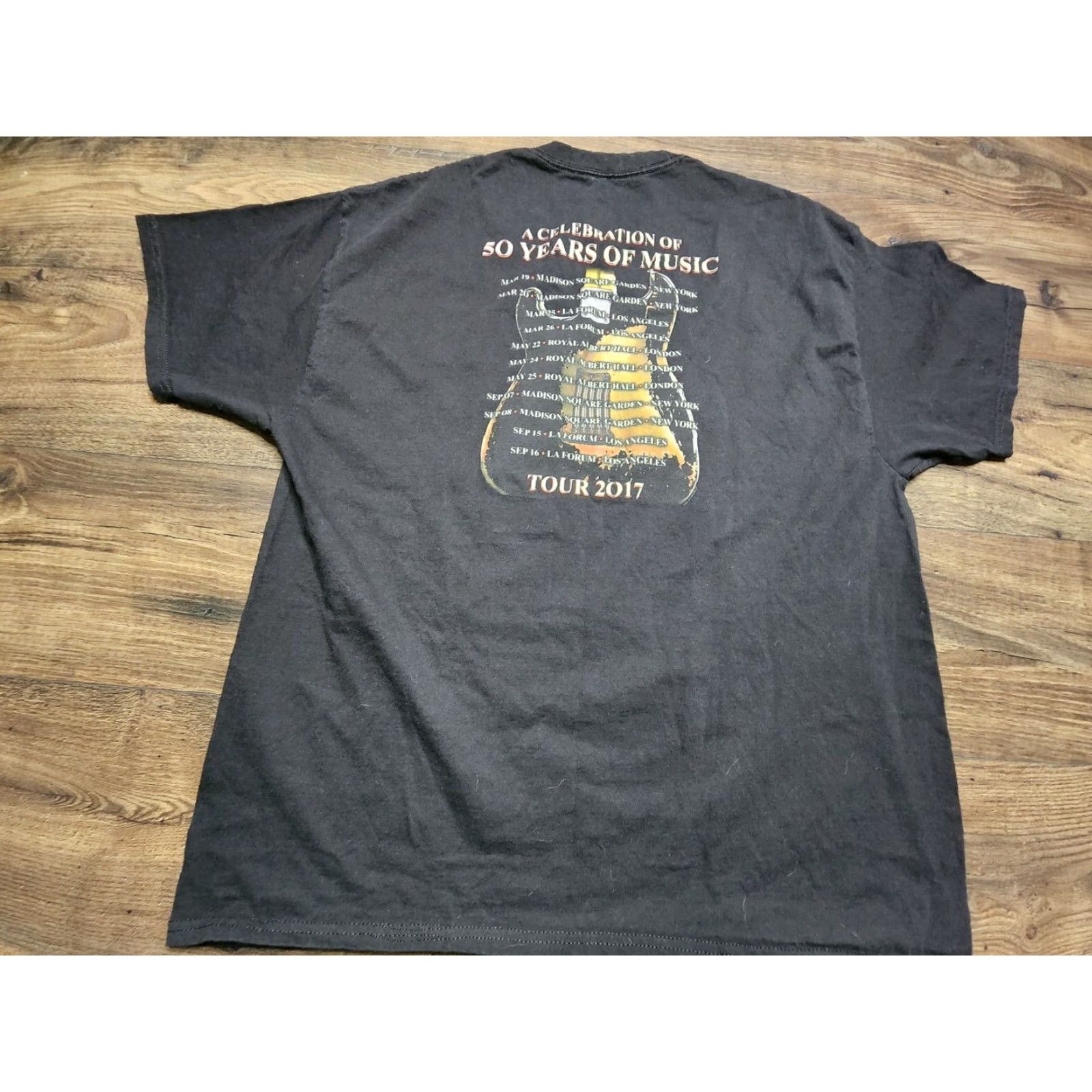 Hanes Mens XL Official Eric Clapton 2017 TOUR T Shirt 50 Years Band Tee Size US XL / EU 56 / 4 - 2 Thumbnail