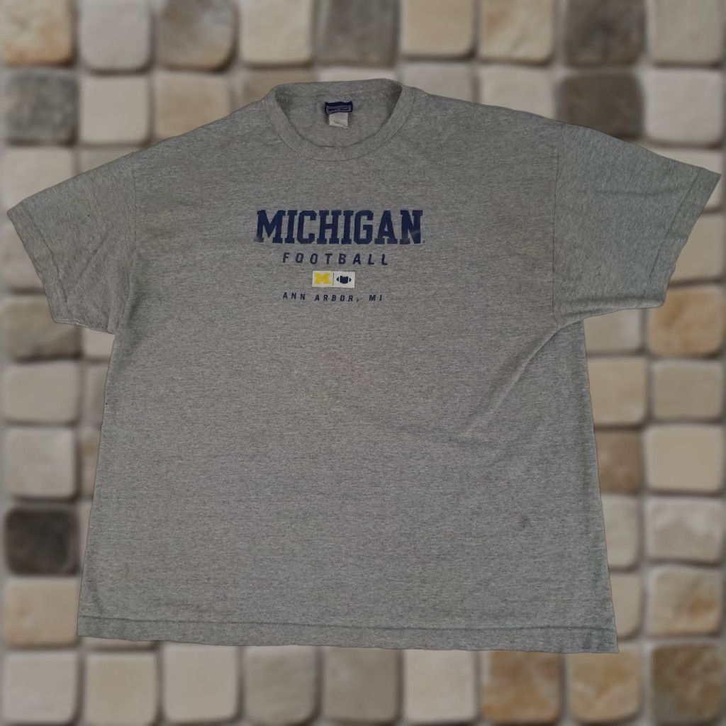 Vintage VINTAGE Michigan Football Champs T-Shirt Gray 2XL Men 90s Wolverines Canvas Cotton Crew Neck Short Sleeve Michigan Wolverines 1990s Size US XXL / EU 58 / 5 - 1 Thumbnail