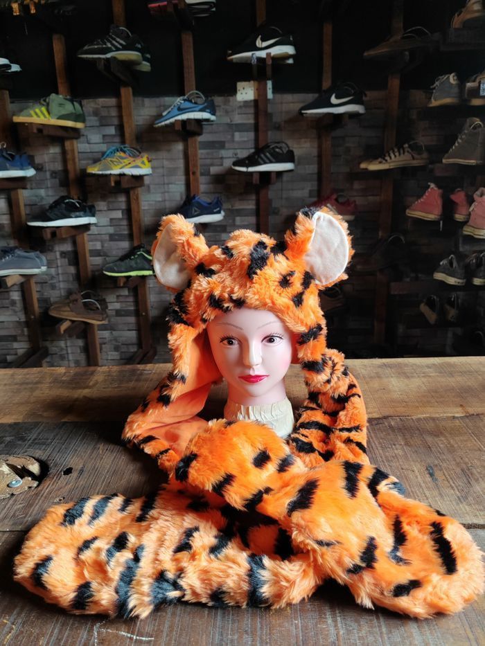Vintage Vintage Tigger Pooh Disney Beanie Snowcap Size ONE SIZE - 1 Thumbnail