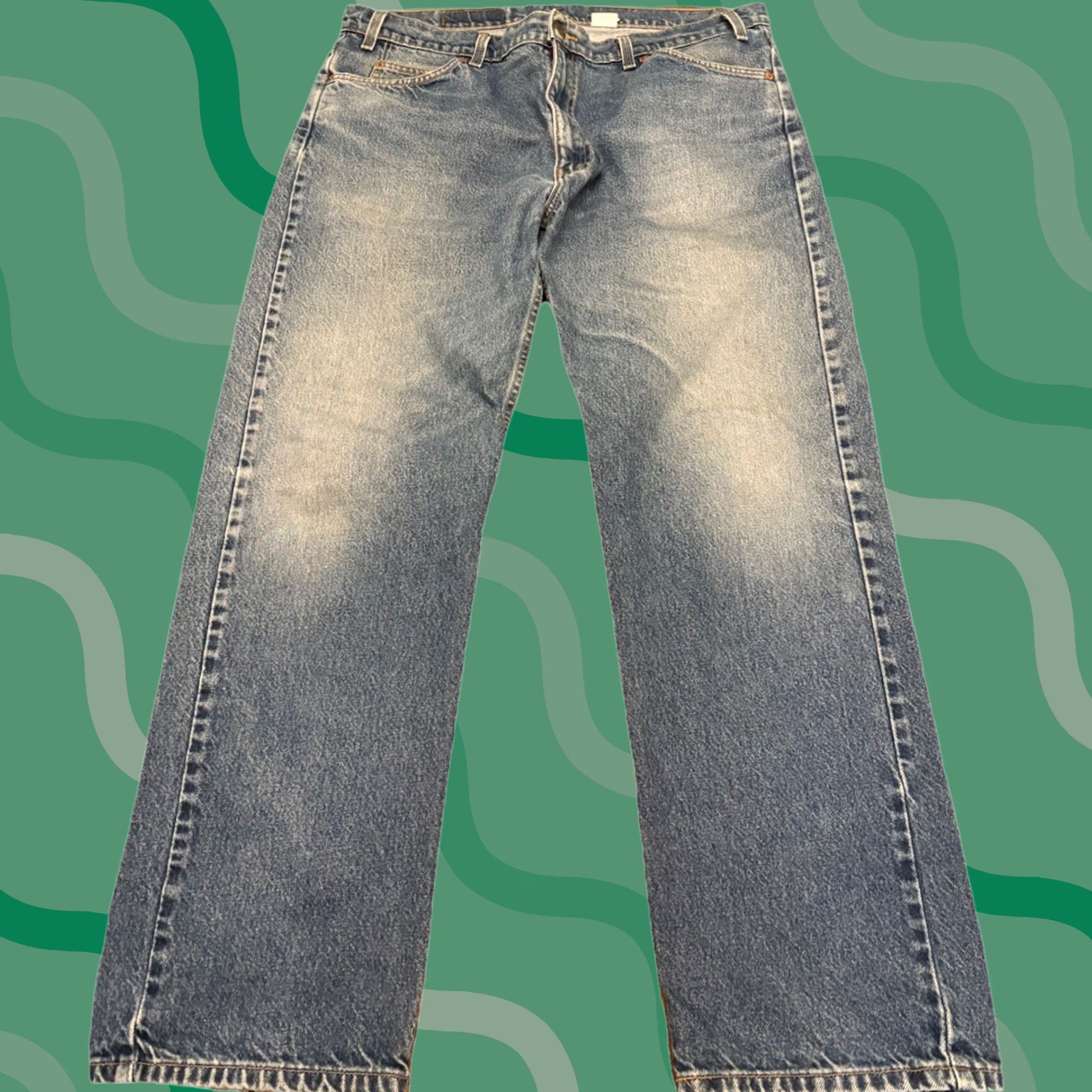 Levi's VINTAGE Levi's 505 Jeans Denim Blue Straight 38x32 Men USA Slim? Regular? (Note: This line is not allowed to introduce new adjectives.) Size US 38 / EU 54 - 1 Thumbnail