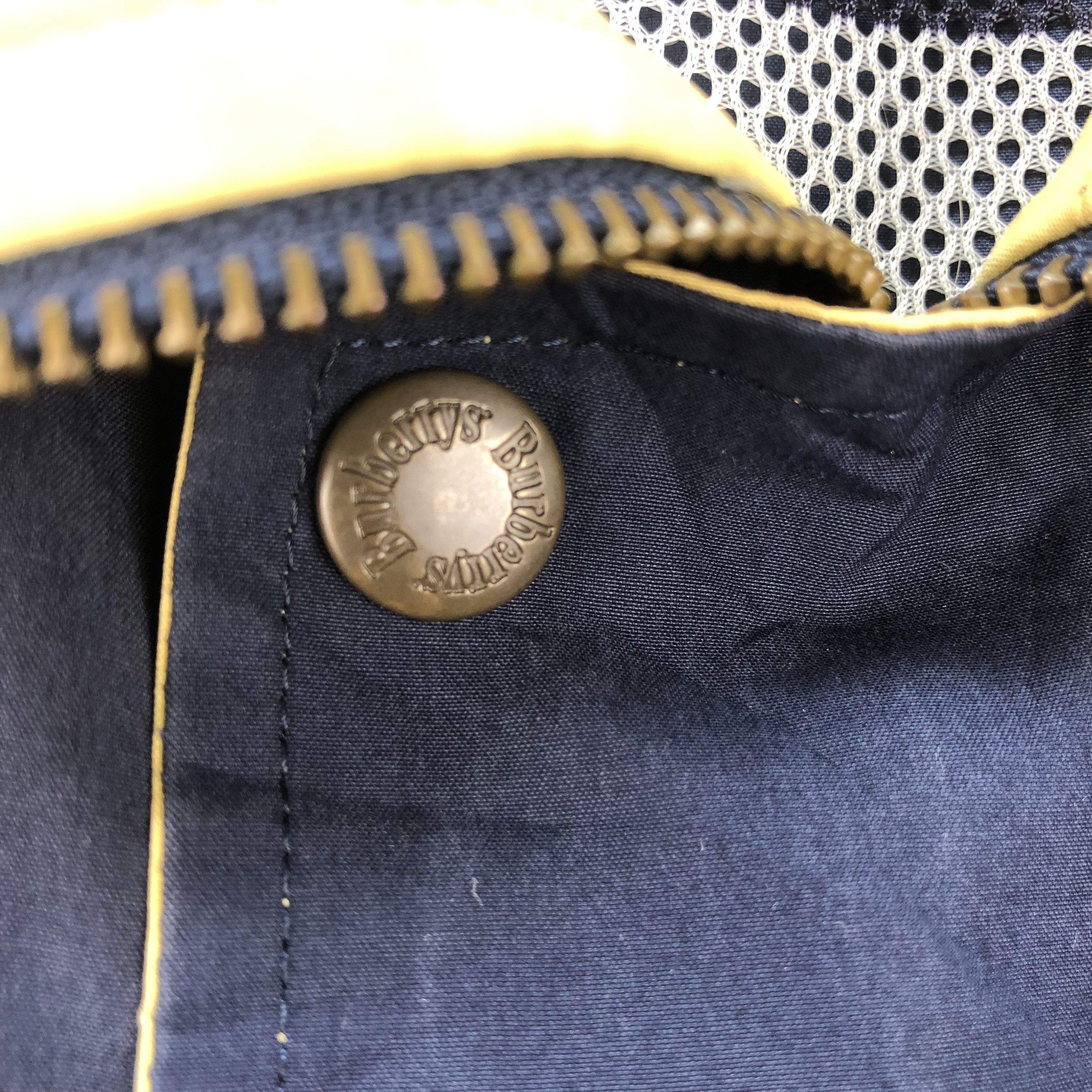 Burberry Vintage Burberry Of London Light Jacket Size L / US 10 / IT 46 - 6 Thumbnail