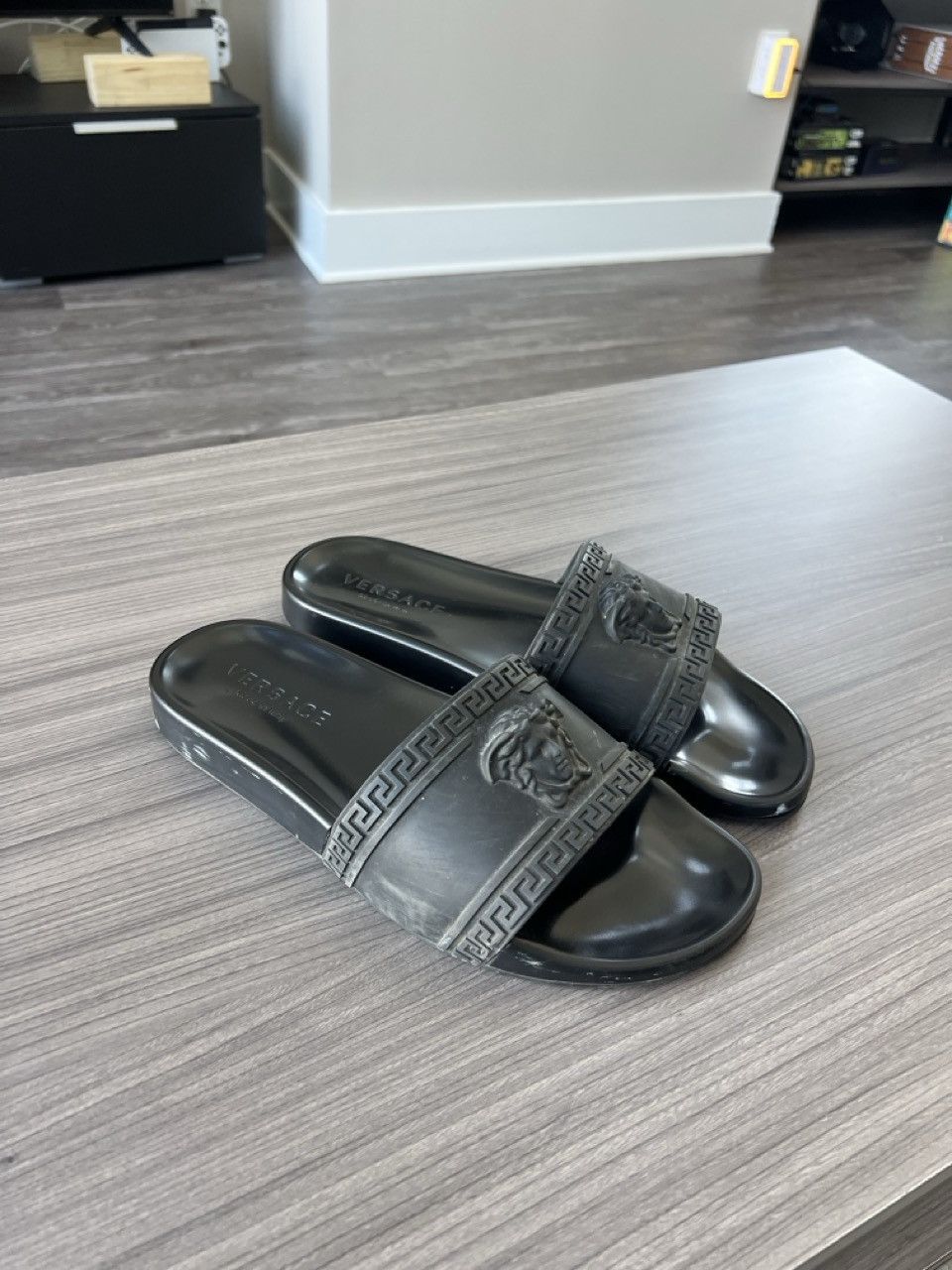 Versace Versace Men's Medusa Pool Slides Size US 9 / EU 42 - 3 Thumbnail