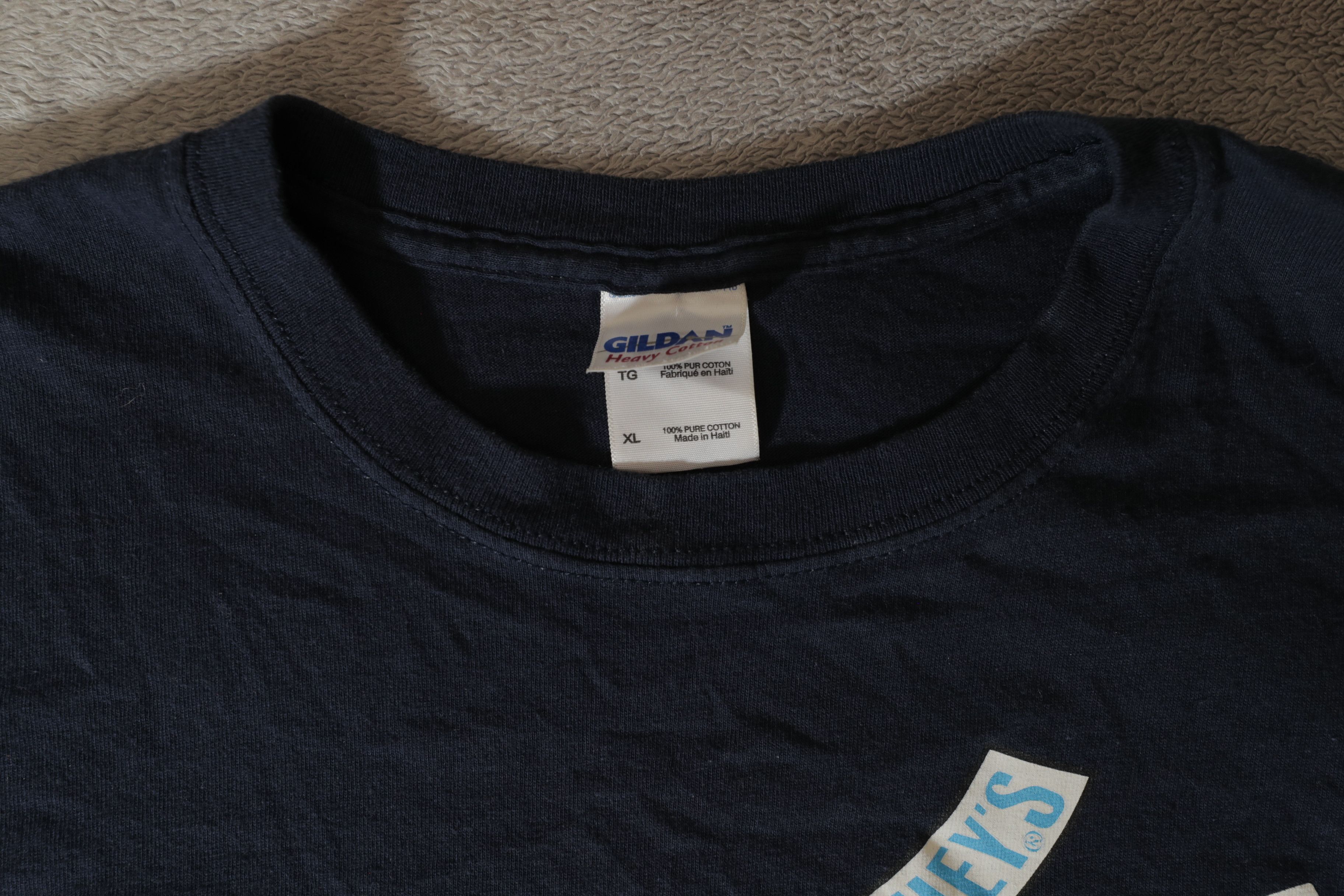 Gildan × Vintage Vintage 2008 Hersheys Kiss Tee (XL) Size US XL / EU 56 / 4 - 8 Thumbnail