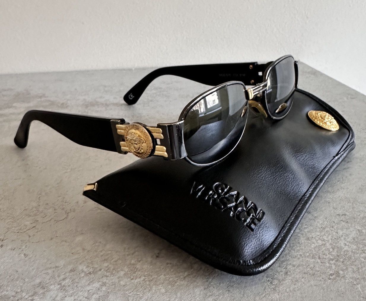 Versace Gianni Versace S70 91M Medusa Sunglasses (Vintage 1990s) Size ONE SIZE - 12 Thumbnail