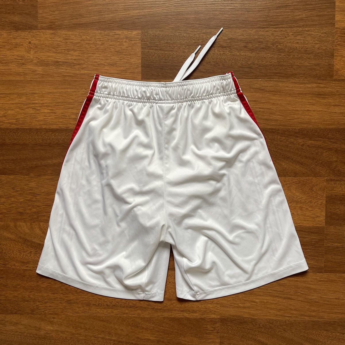 Adidas ARSENAL ADIDAS 2019/2020 FOOTBALL SOCCER HOME SHORTS Size US 30 / EU 46 - 4 Thumbnail
