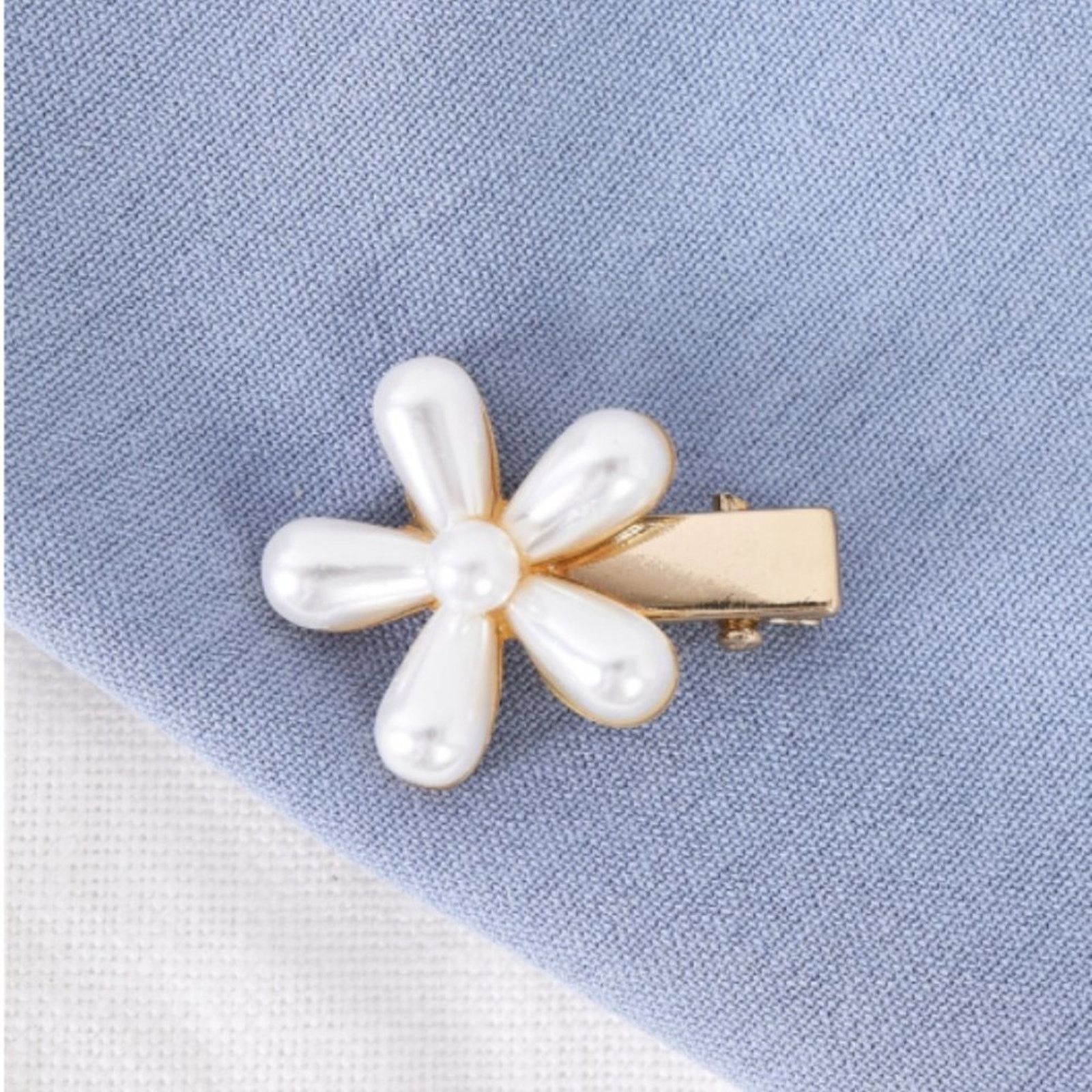 Other Elegant Pearl Flower Gold Hair Clip – Small Alligator Design Size ONE SIZE - 2 Thumbnail