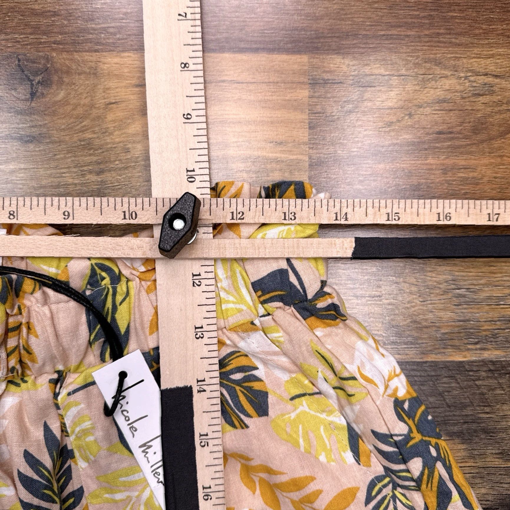 Nicole Miller Nicole Miller Paperbag Linen Shorts Womens Medium Yellow Flowers Knit Size 32" / US 10 / IT 46 - 6 Thumbnail