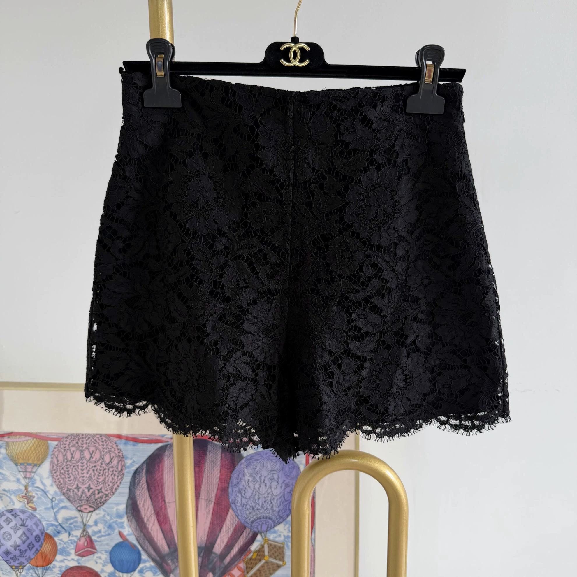 Valentino Valentino Black Lace Shorts 42 Size 28" / US 6 / IT 42 - 1 Thumbnail