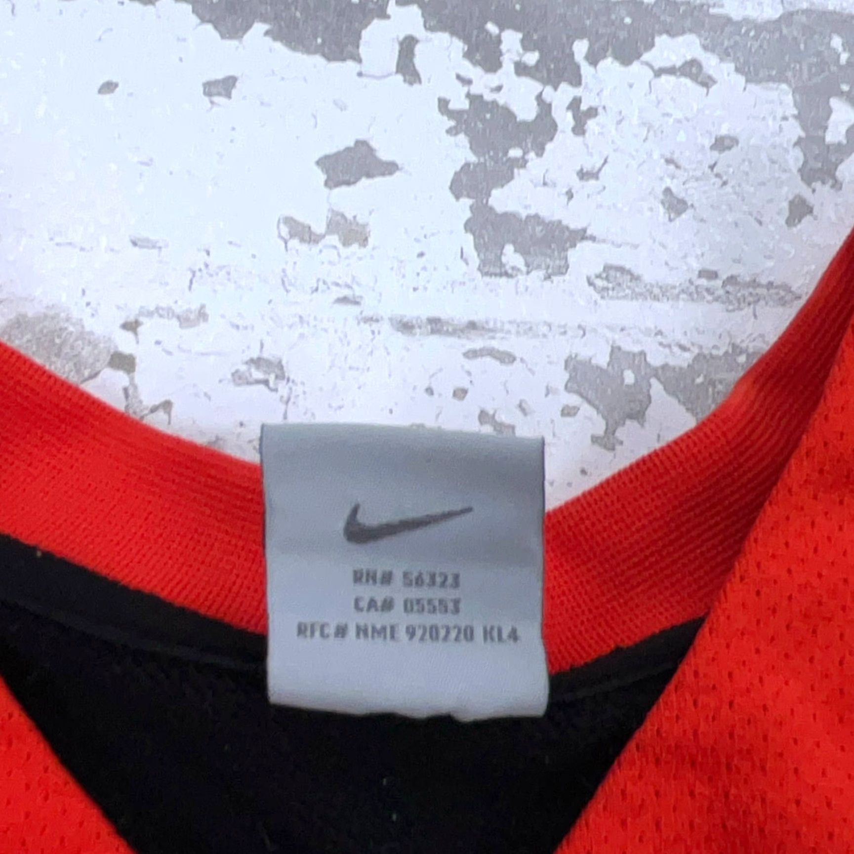Nike VINTAGE Nike Sweatshirt Men L Black Red Center Swoosh Hoop Tech Y2K Performance Size US L / EU 52-54 / 3 - 5 Thumbnail