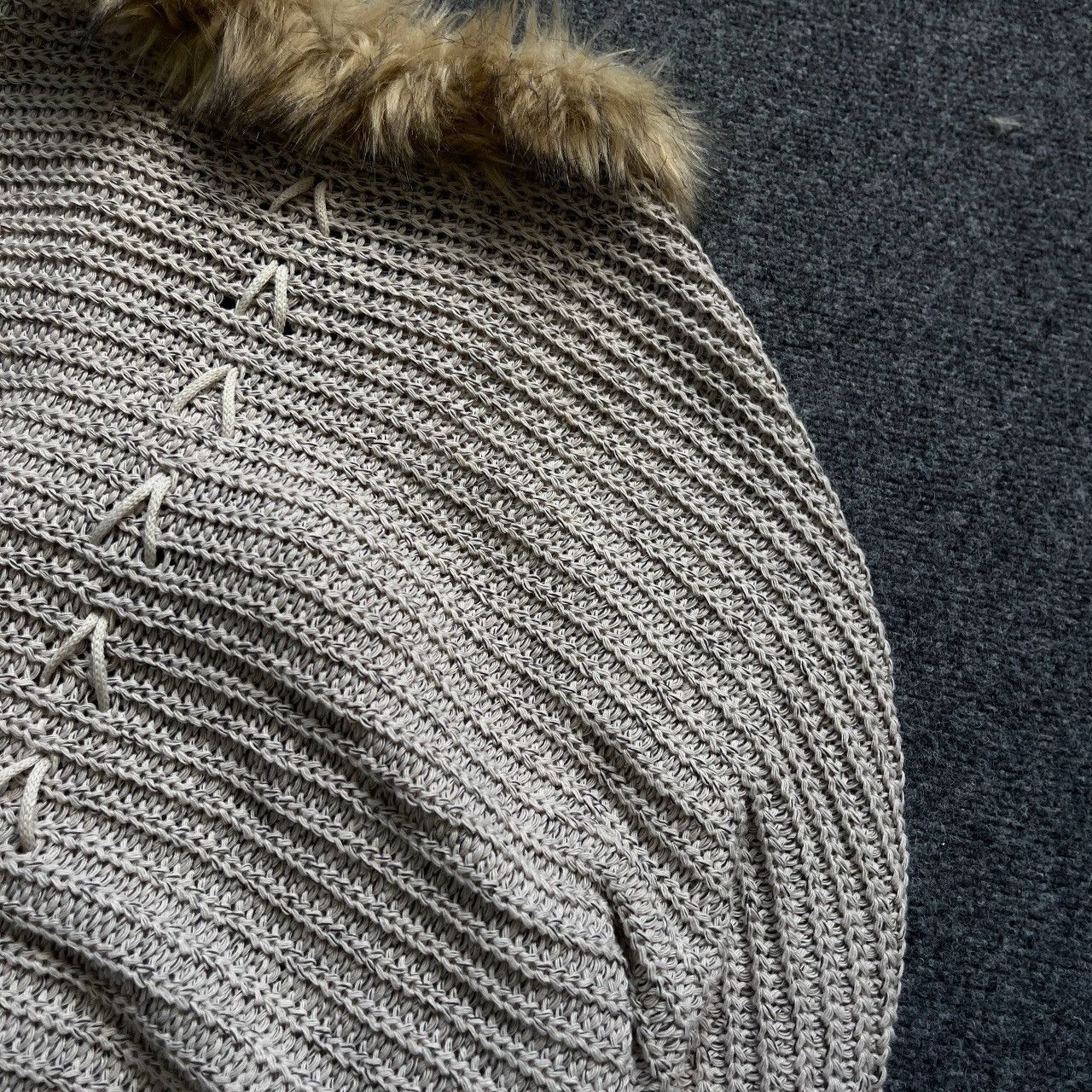 If Six Was Nine VTG Women’s Cape Knit With Faux Fur One Size 00s USA Hype Size ONE SIZE - 10 Thumbnail