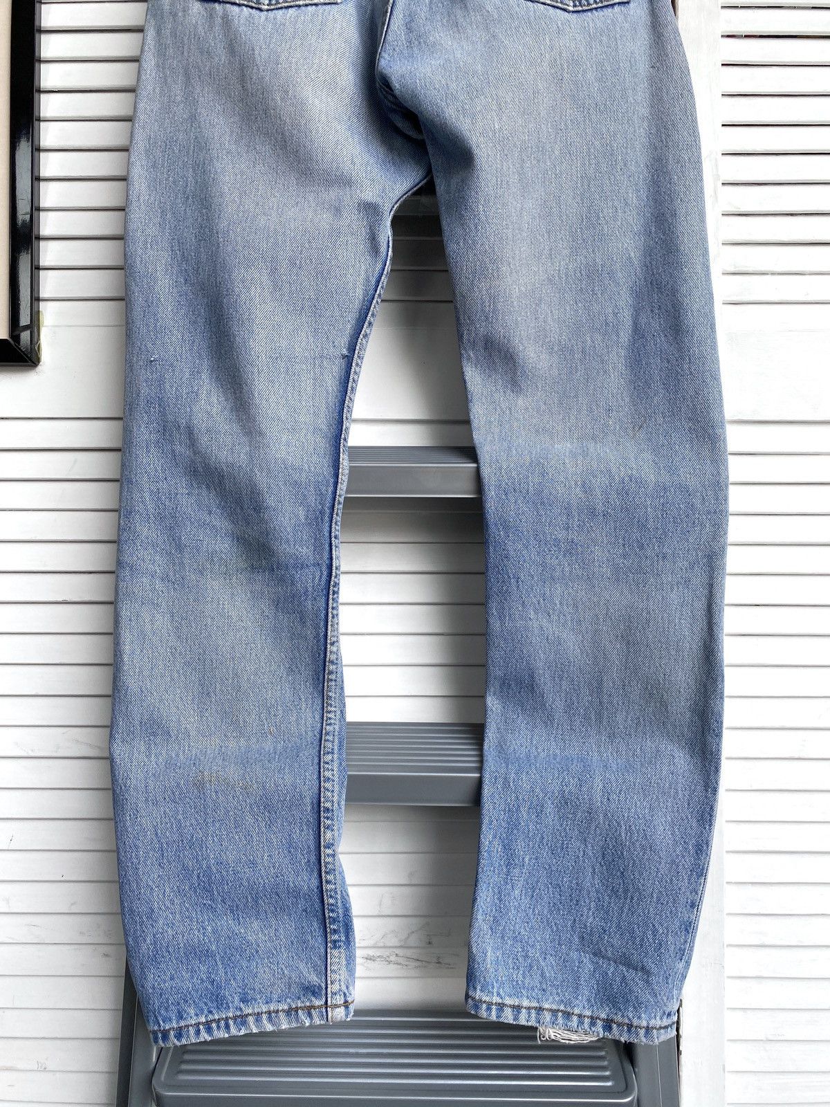 Levi's Vintage Levis 501 Light Wash Blue Denim Slim Jeans Pants USA Size US 29 - 8 Thumbnail