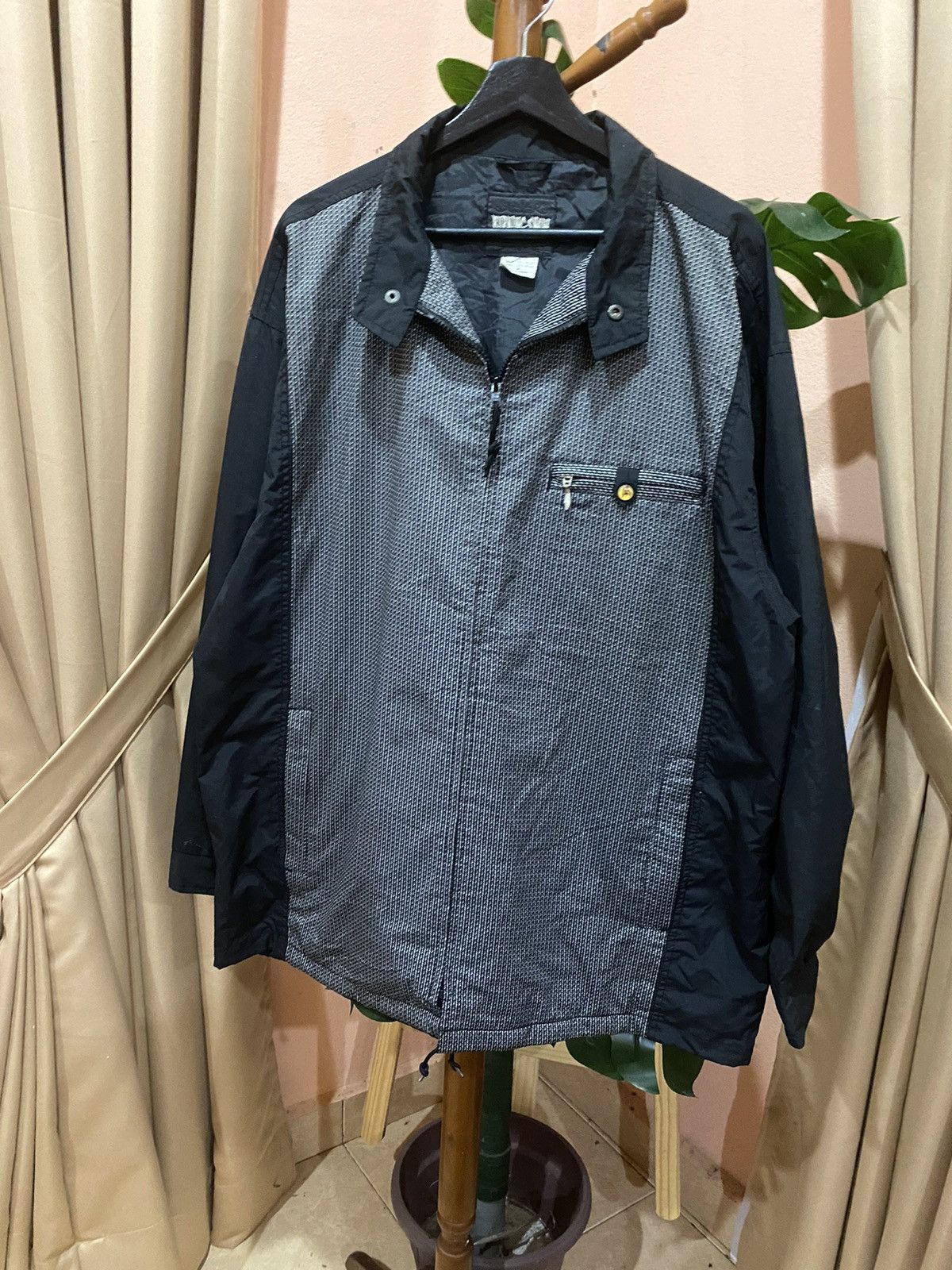 Vintage VINTAGE BURNING SNOW OVERSIZE WINDBREAKER Size US M / EU 48-50 / 2 - 4 Thumbnail