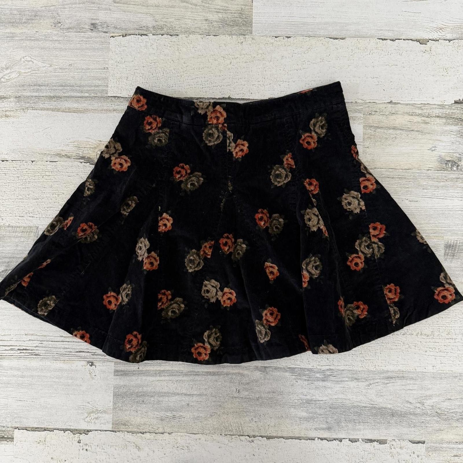 Free People Free People Cottage Floral Skirt Size 4 Size 27" / US 4 / IT 40 - 1 Thumbnail