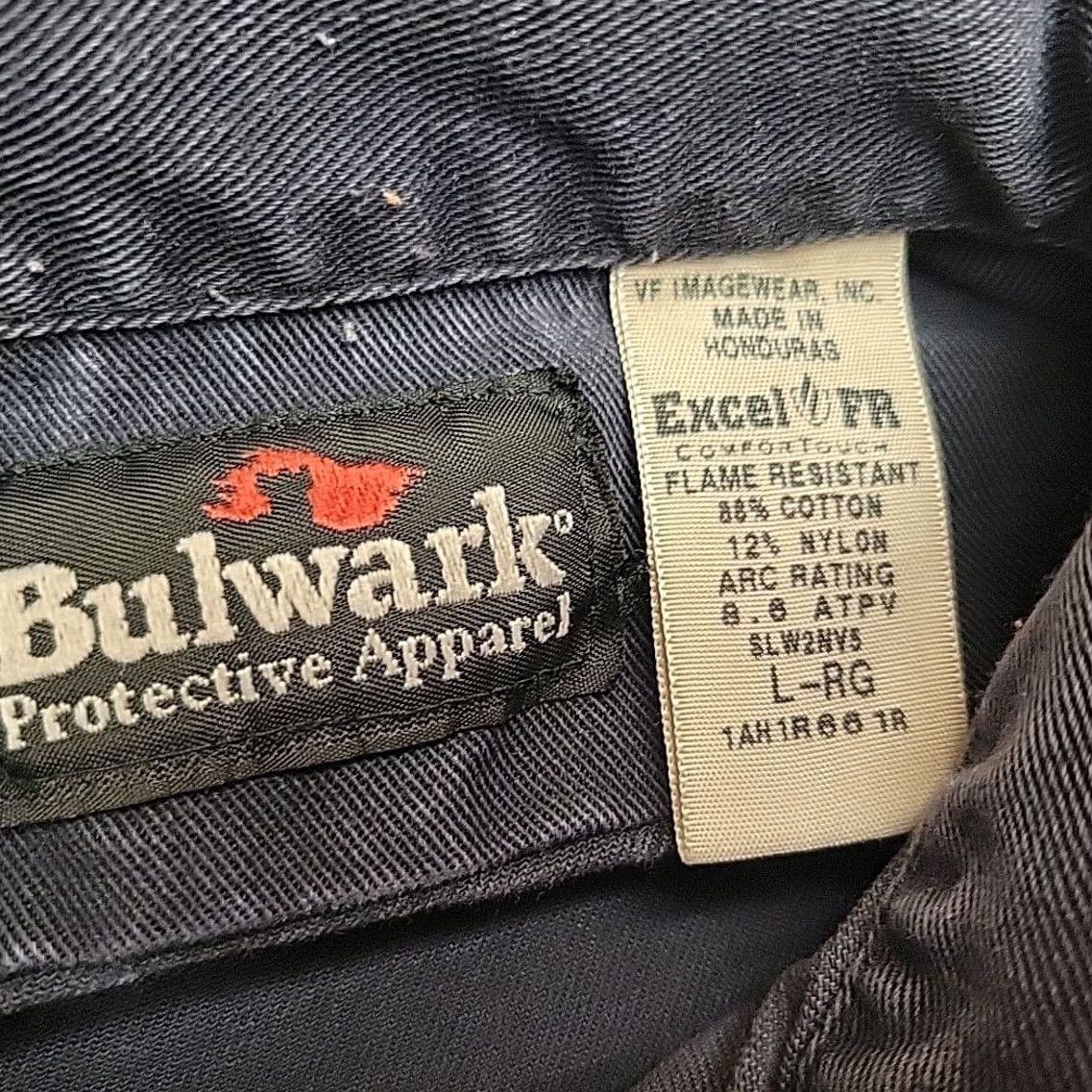 Vintage VINTAGE Bulwark FR Shirt Mens L Navy Blue Flame Resistant Long Sleeve Workwear Size US L / EU 52-54 / 3 - 5 Thumbnail