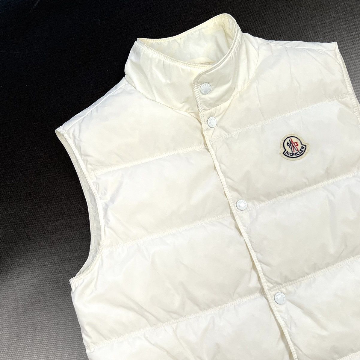 Moncler Auth Women’s Moncler White Casual Puffer Vest - 164cm - Xs/S Size XS / US 0-2 / IT 36-38 - 9 Thumbnail