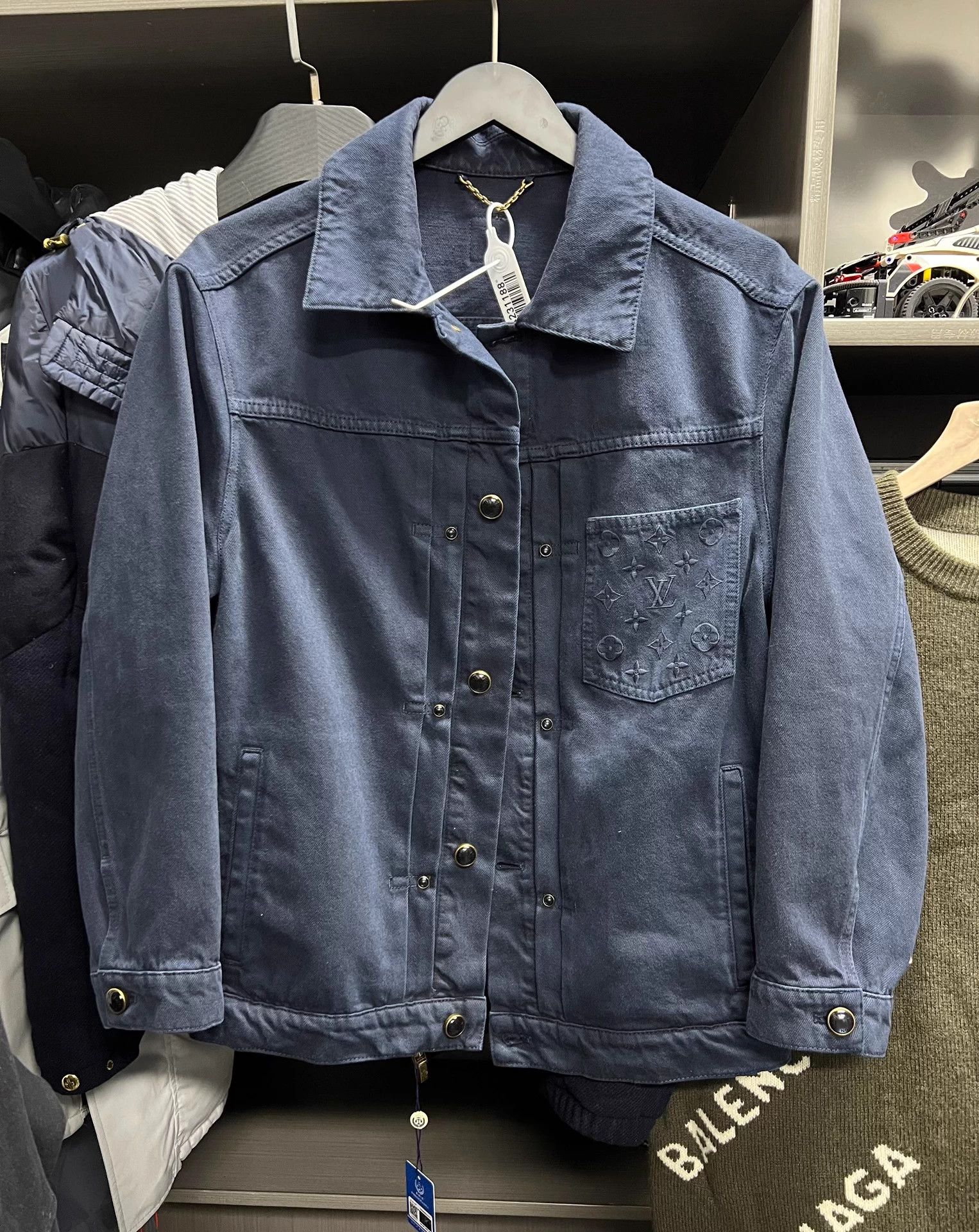 Louis Vuitton LV new velvet denim embossed logo jacket 44 99 new Size US S / EU 44-46 / 1 - 1 Thumbnail