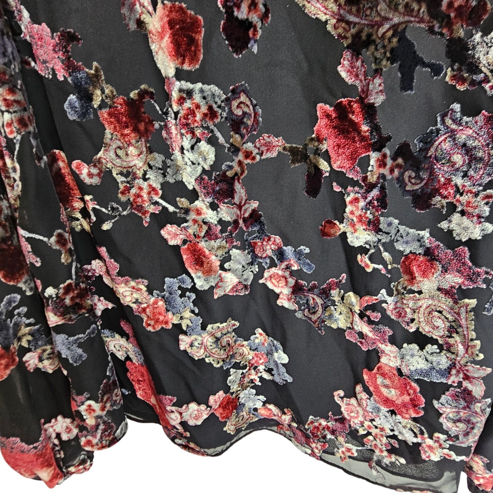 White House Black Market White House Black Market Womens Velvet Burnout Top Sz 6 Size M / US 6-8 / IT 42-44 - 4 Thumbnail
