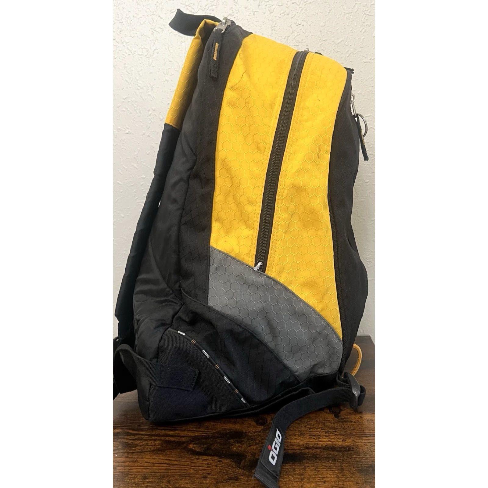 Vintage VINTAGE Ogio Cruzer Backpack Padded Moto Commuter School Work Travel POD Series Unisex Adults Yellow Backpack Size ONE SIZE - 5 Thumbnail