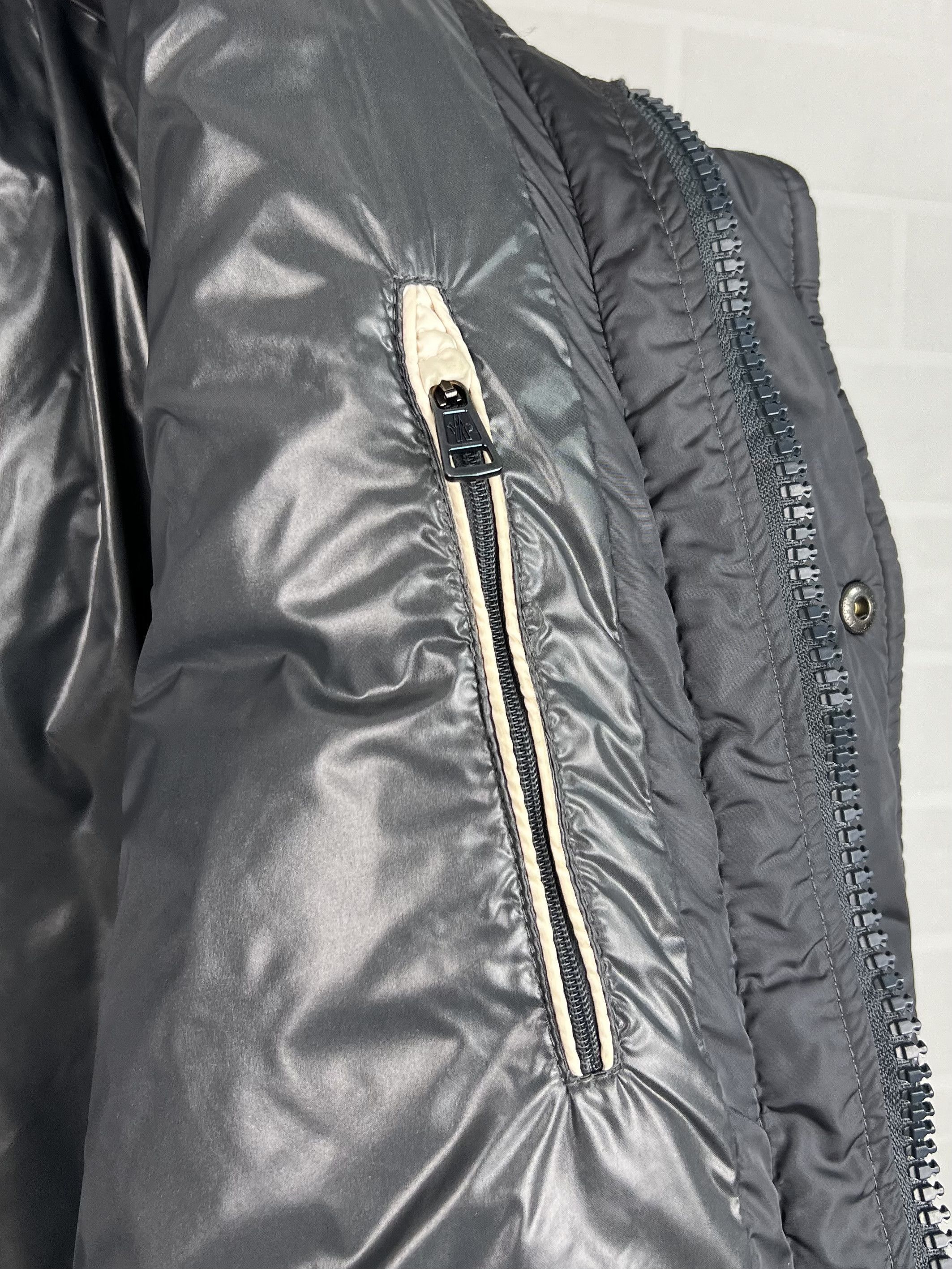 Moncler MONCLER Down Jacket Puffer AUSTIN GIUBBOTTO Patch Logo Gray Size US XL / EU 56 / 4 - 19 Thumbnail